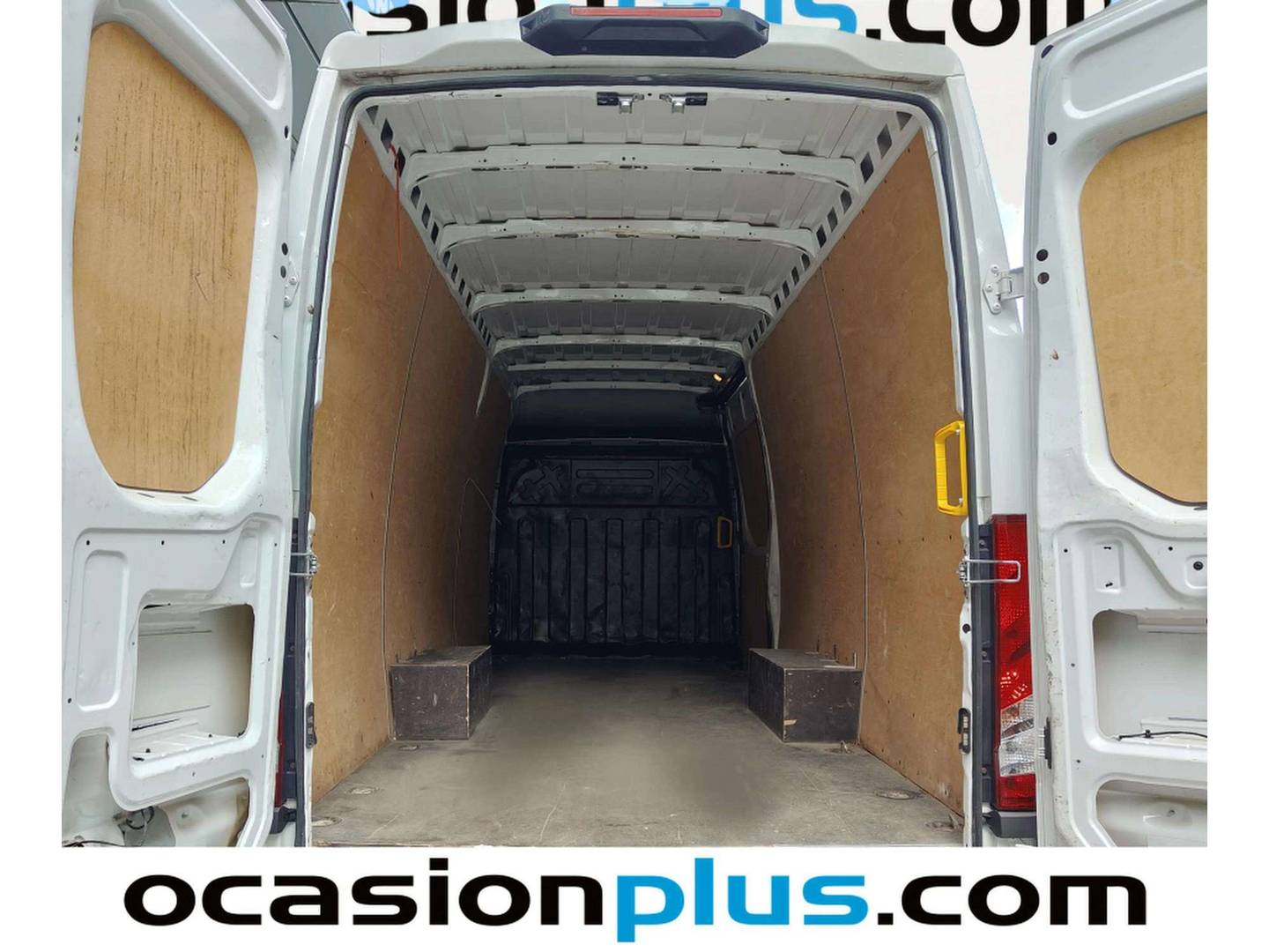 Foto asientos traseros Iveco Daily Iveco Daily Furgon 35S 16 V 4100/H2 (156 CV)