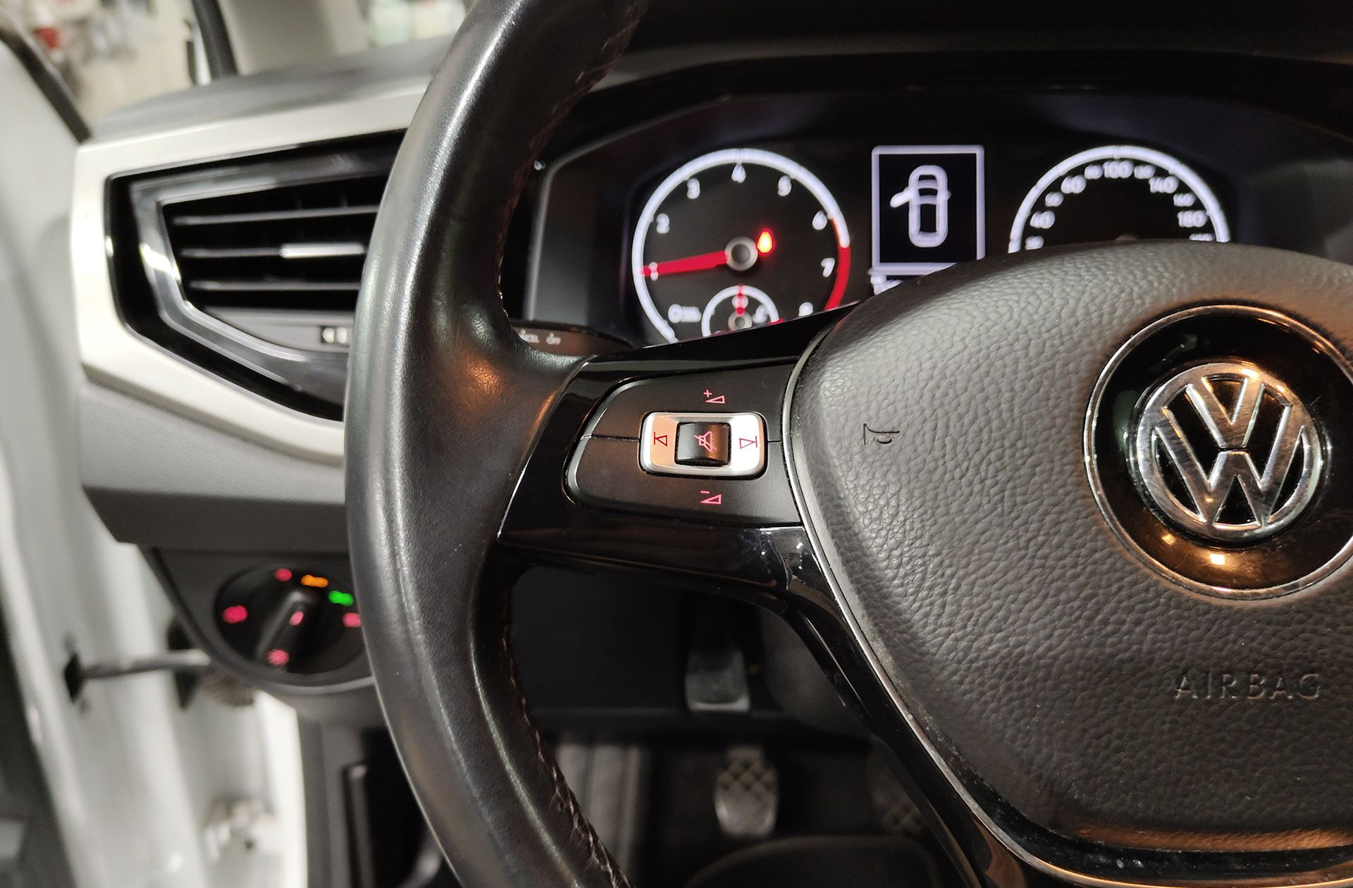 Volkswagen Polo Advance 1.0 TSI - foto 23