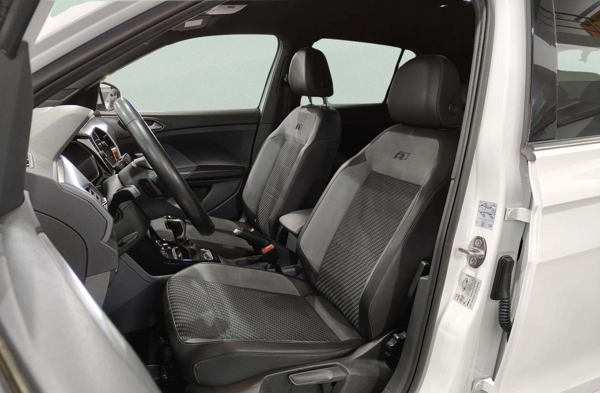 Volkswagen T-Cross Sport 1.5 TSI DSG Pack R-Line - foto 12