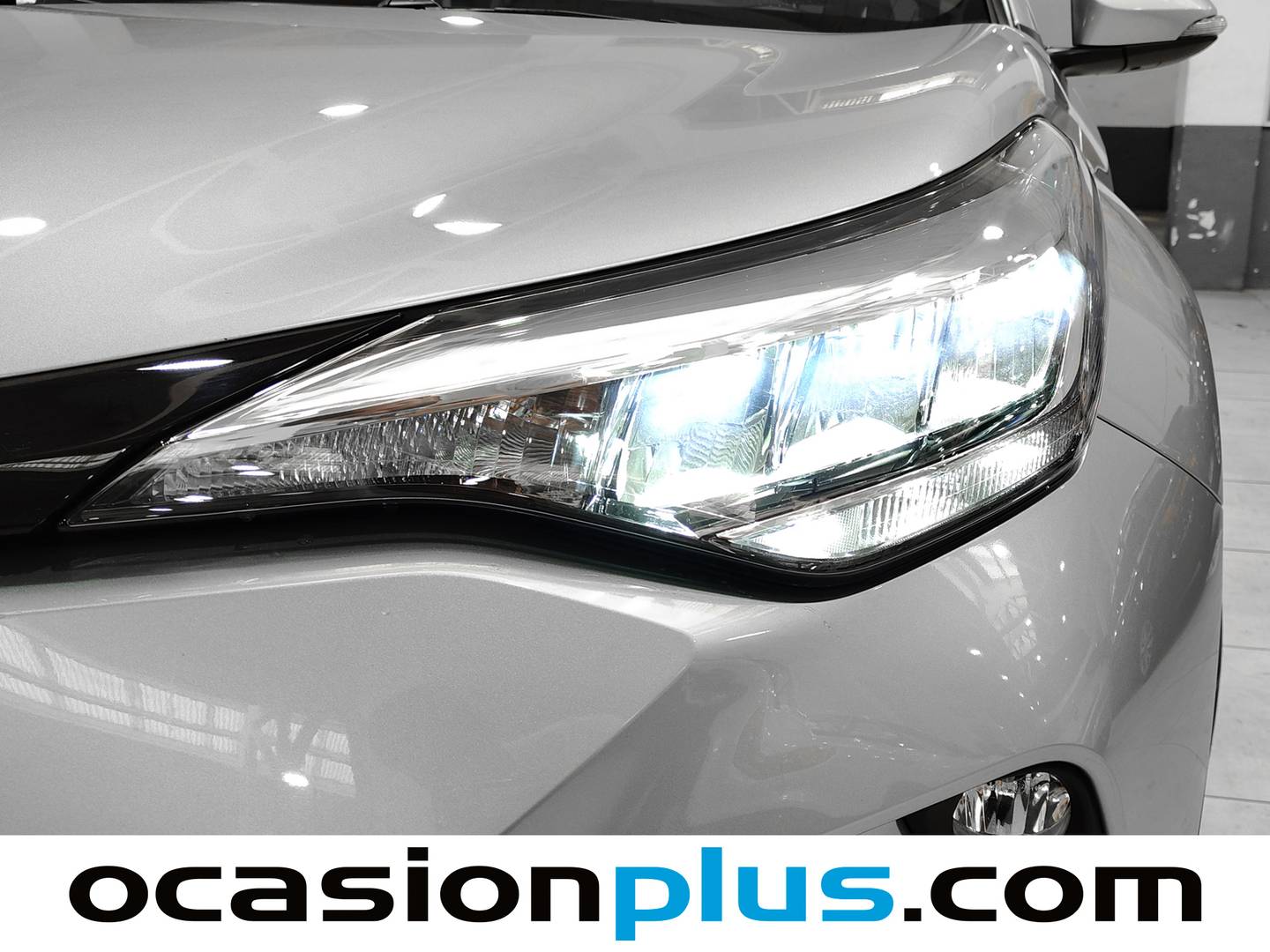 Acabados Toyota C-HR Toyota C-HR 1.8 125H Advance (122 CV)