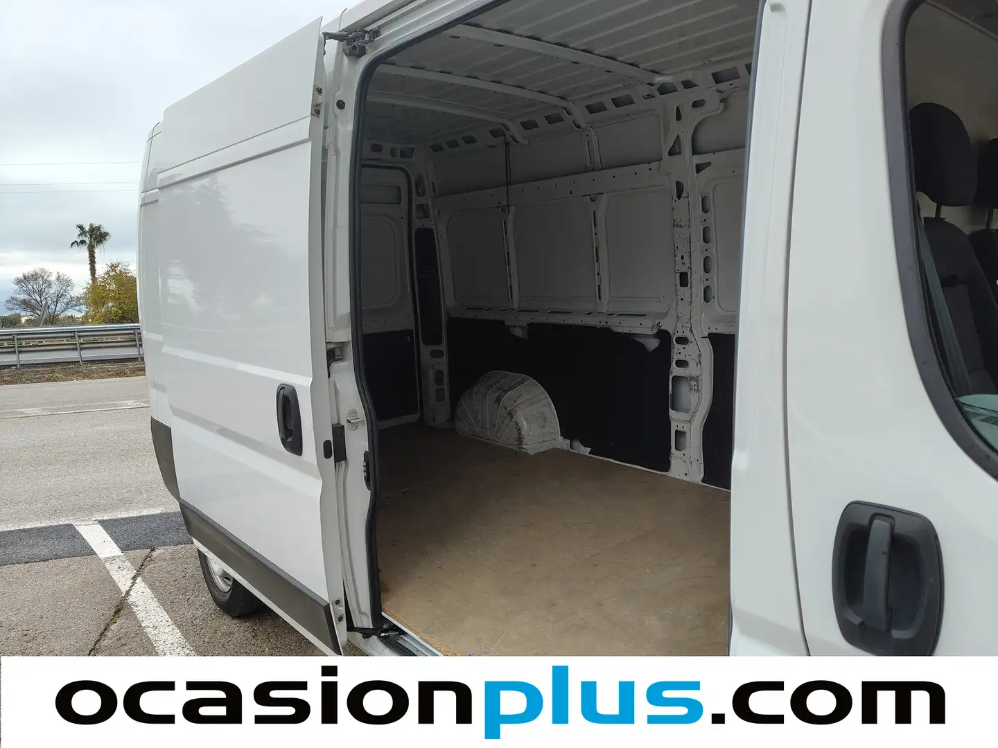 Foto Peugeot Boxer Peugeot Boxer BlueHDi 140 S&S 335 L3H2 (140 CV)