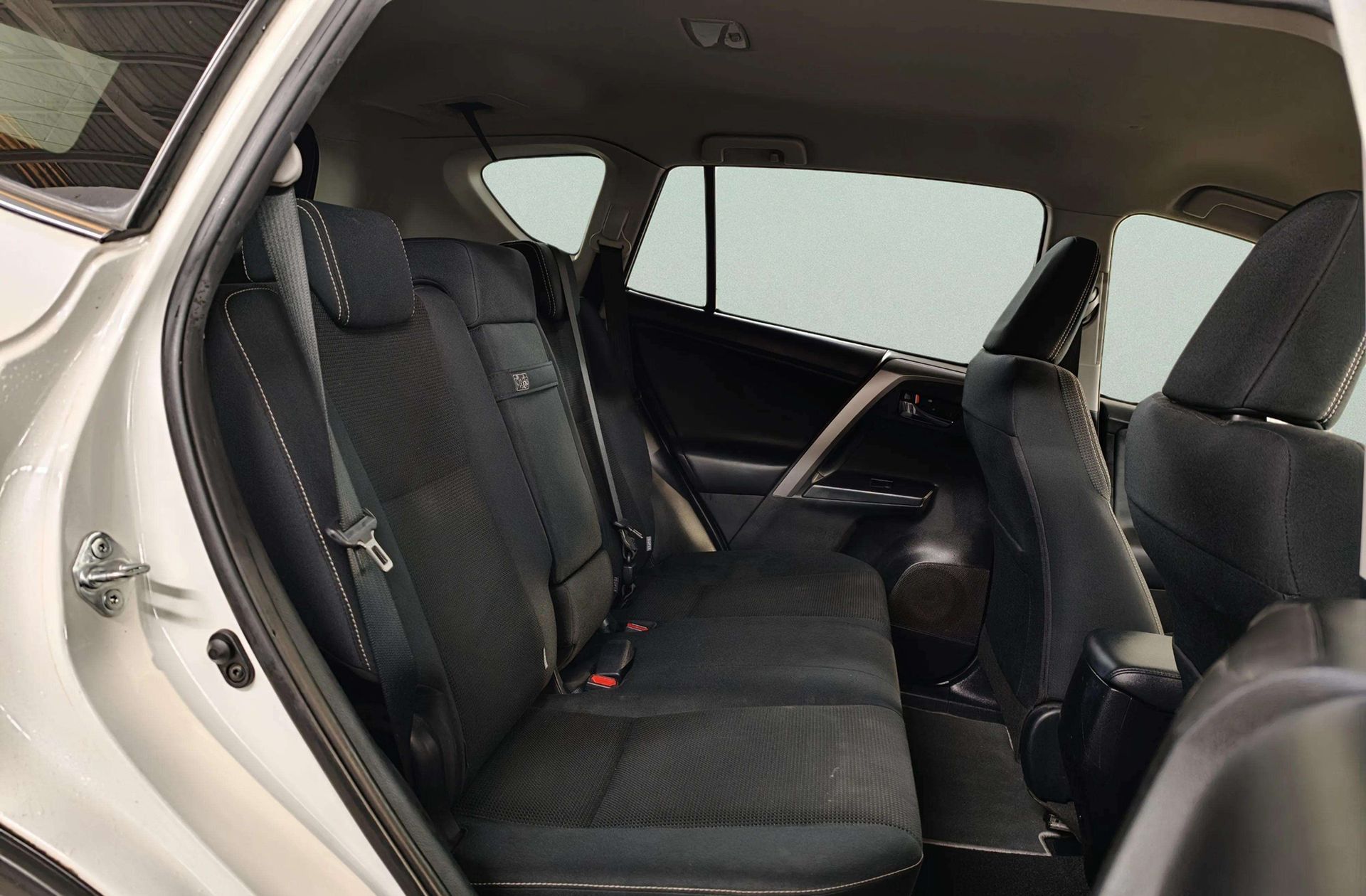 Toyota RAV4 2.5l hybrid Advance Pack Drive 2WD - foto 18