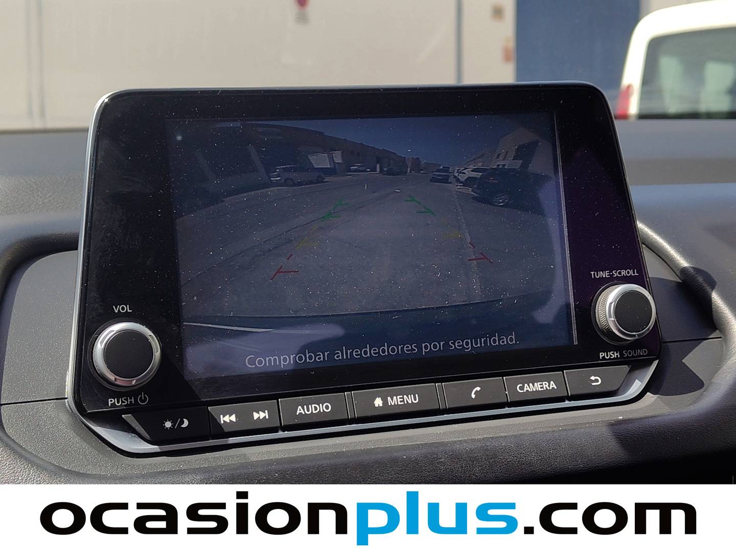 Extras y acabados del Nissan QASHQAI Nissan Qashqai DIG-T 158 mHEV Acenta Xtronic (158 CV)