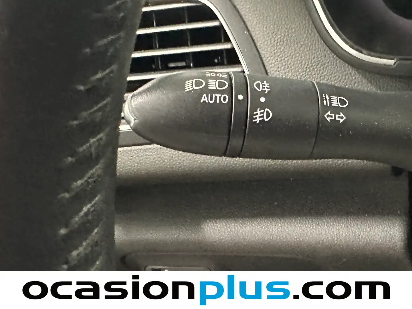 Foto Renault Mégane Renault Megane Zen TCe (140 CV) GPF