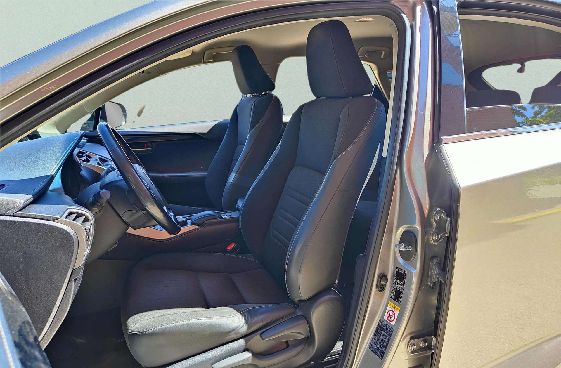 Lexus NX 300h Corporate 2WD - foto 9