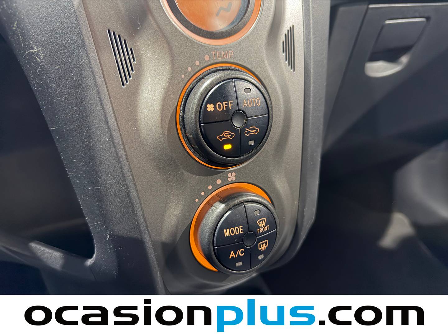 Equipamiento del Toyota Yaris Toyota Yaris 1.3 VVT-I TS  (101 CV)