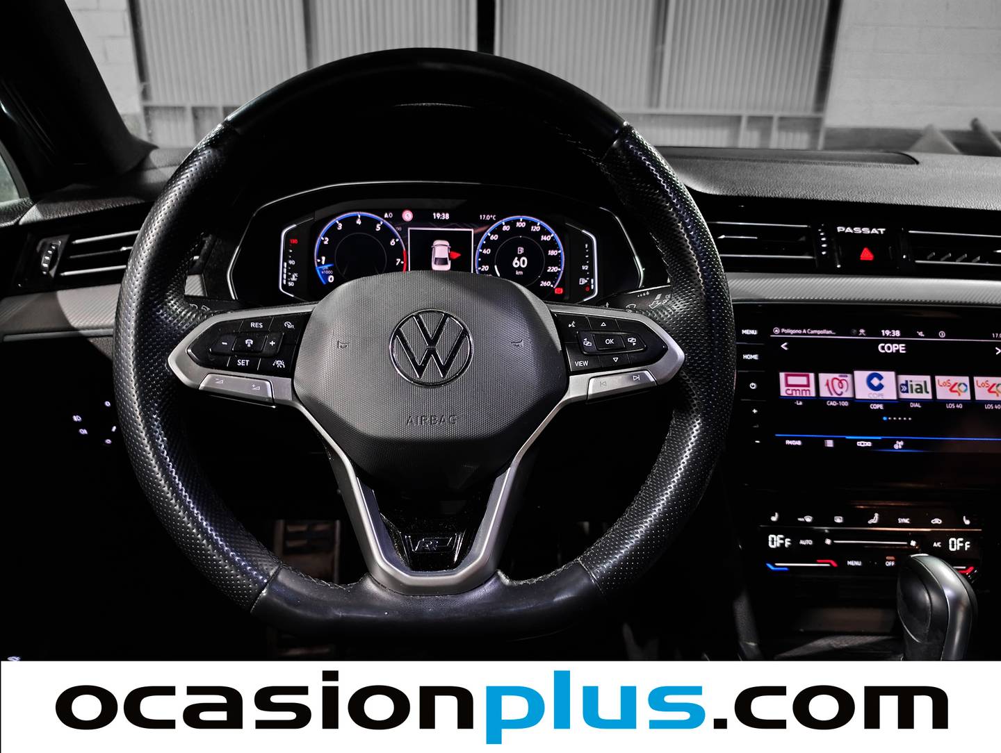 Foto Volkswagen Passat Volkswagen Passat R-Line 1.5 TSI (150 CV) DSG