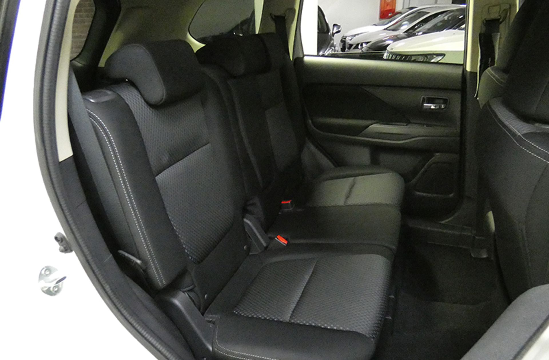 Mitsubishi Outlander 220 DI-D Motion 2WD - foto 18