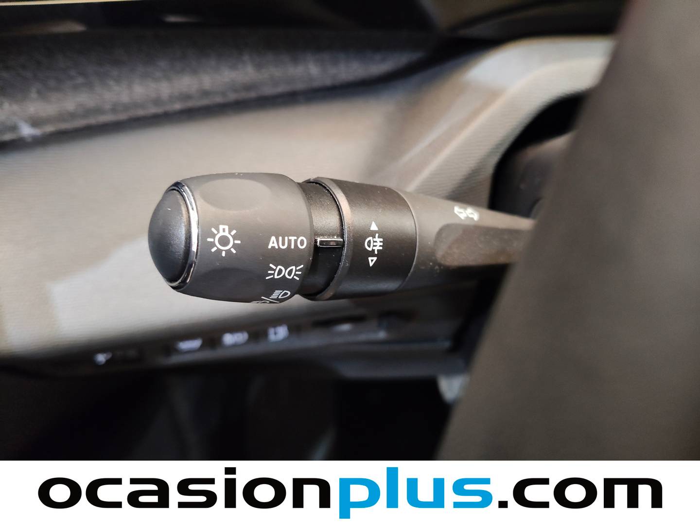 Foto Peugeot 408 Peugeot 408 Allure PHEV 180 e-EAT8 (181 CV)