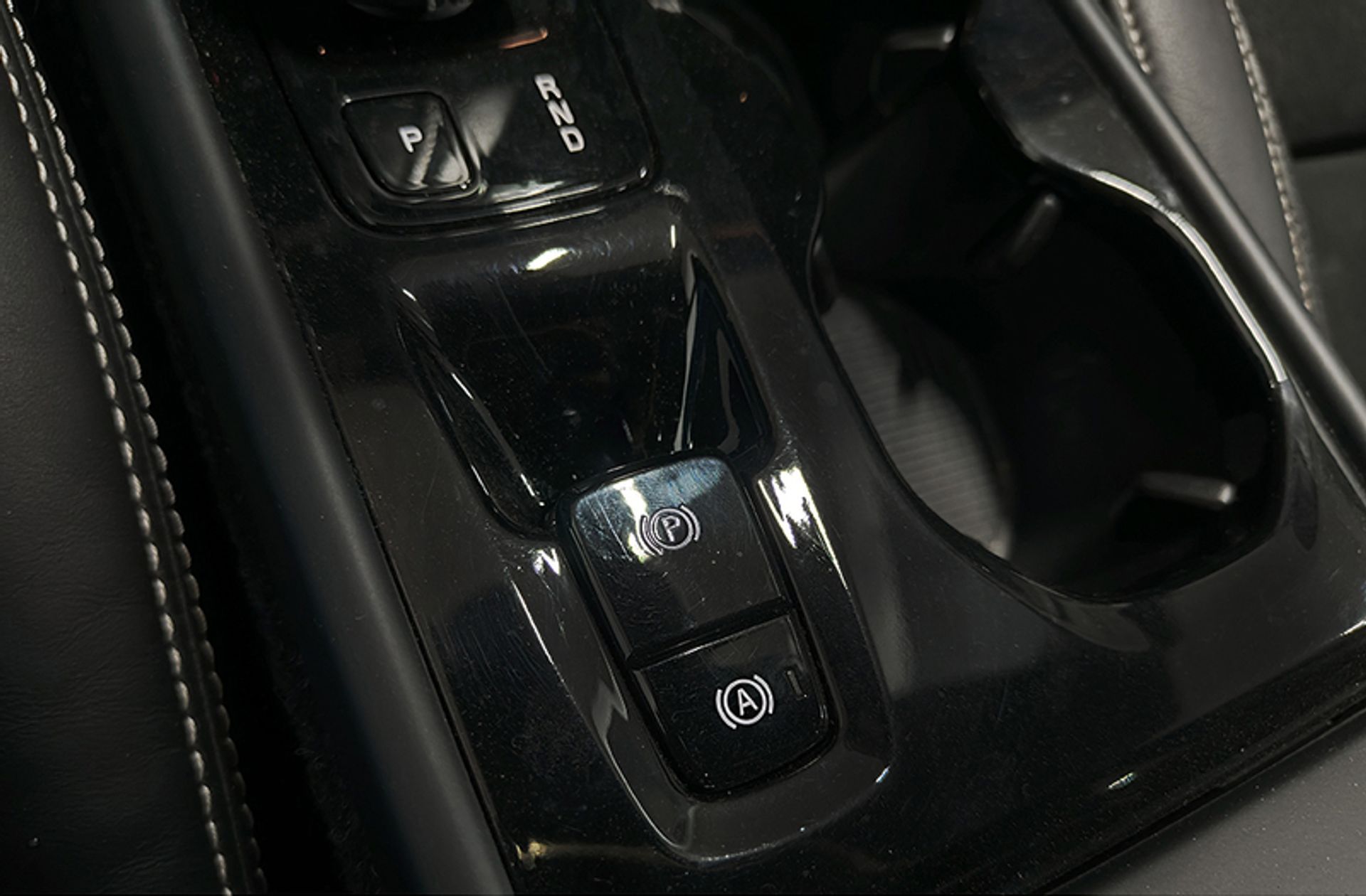 Volvo XC40 D3 R-Design - foto 32