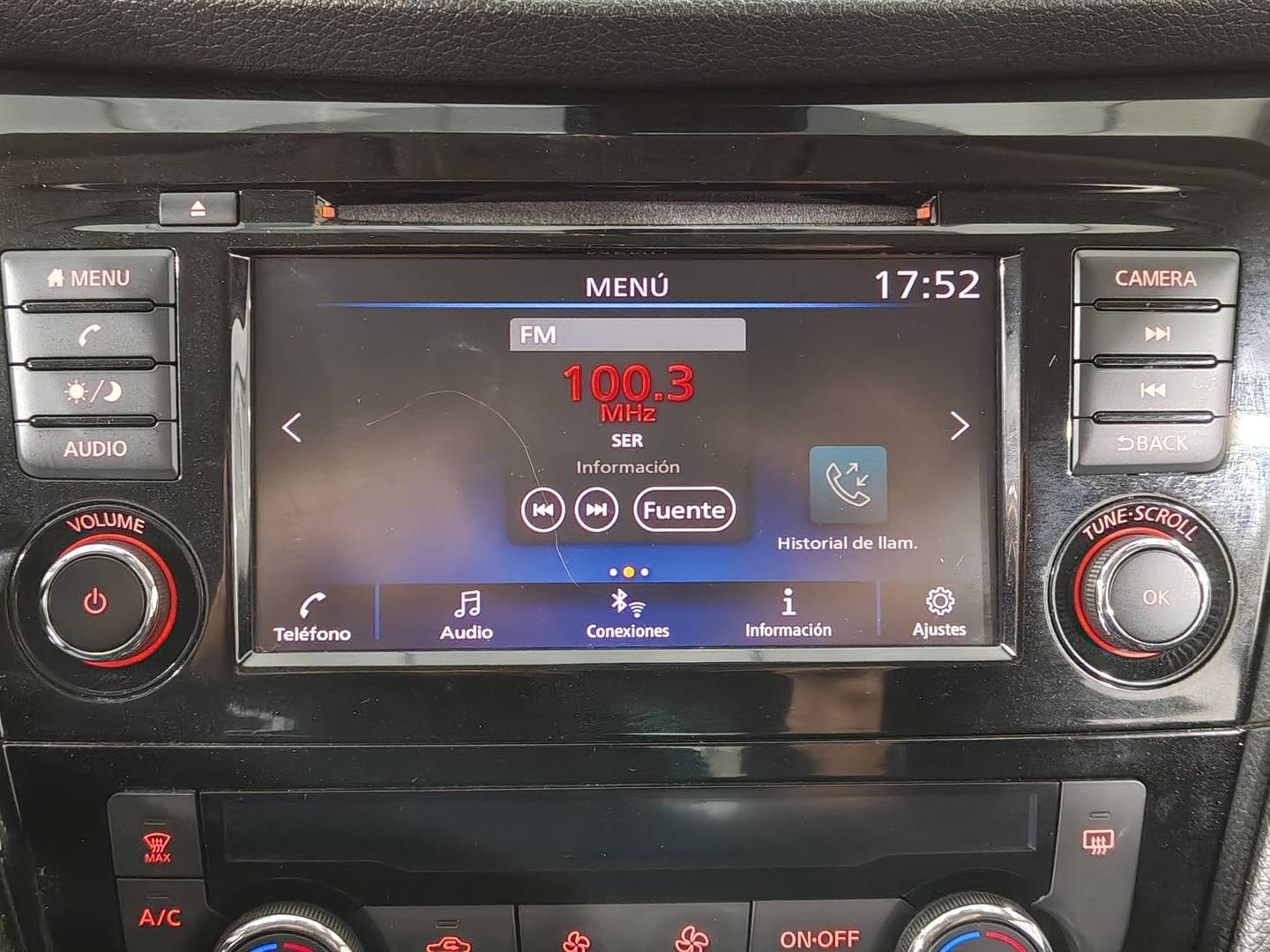 Foto Nissan QASHQAI Nissan Qashqai DIG-T 140 Acenta 4x2 (140 CV)