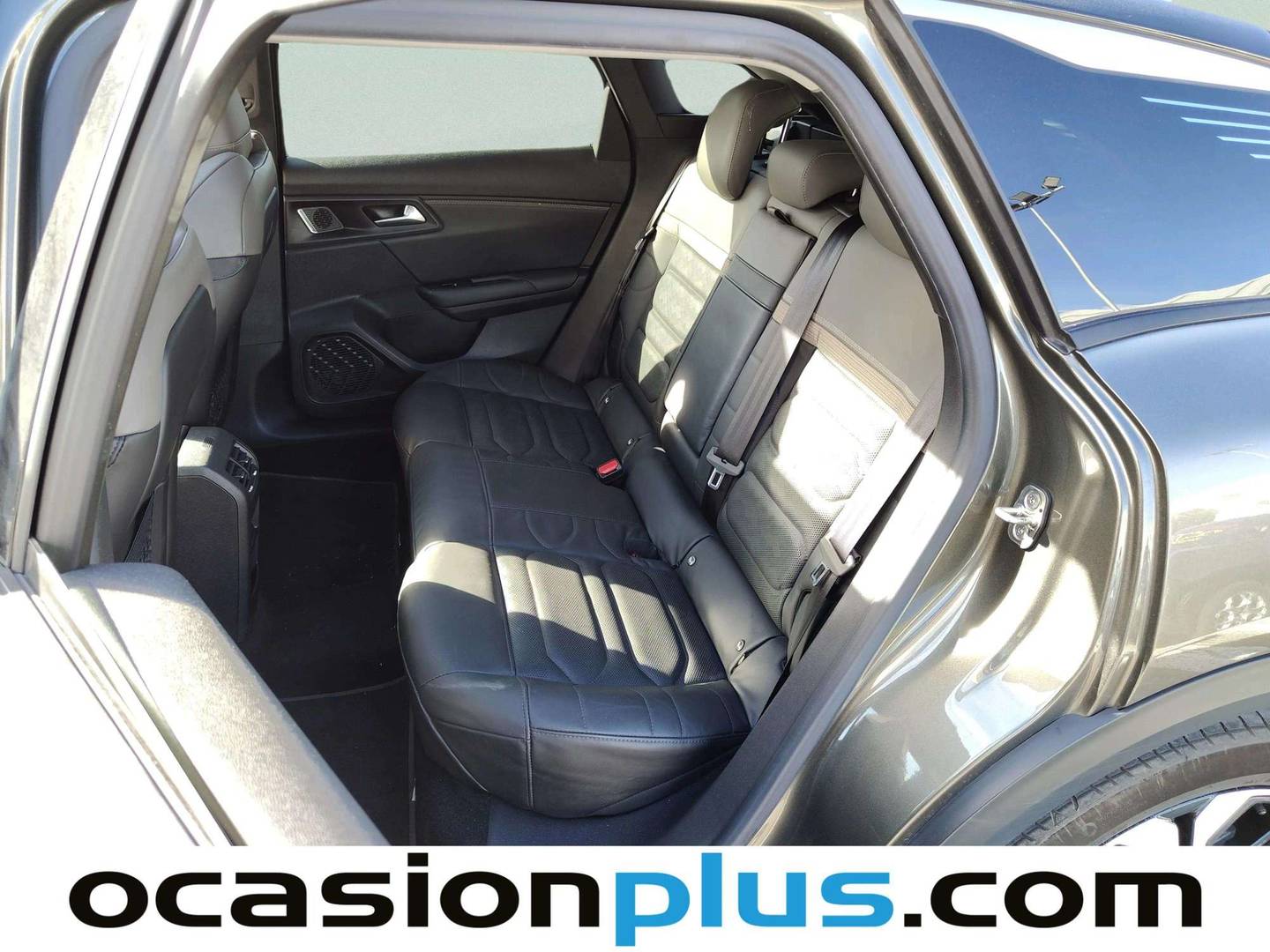 Foto Citroën C5 X Citroen C5 X Hybrid 225 Shine Pack e-EAT8  (225 CV)