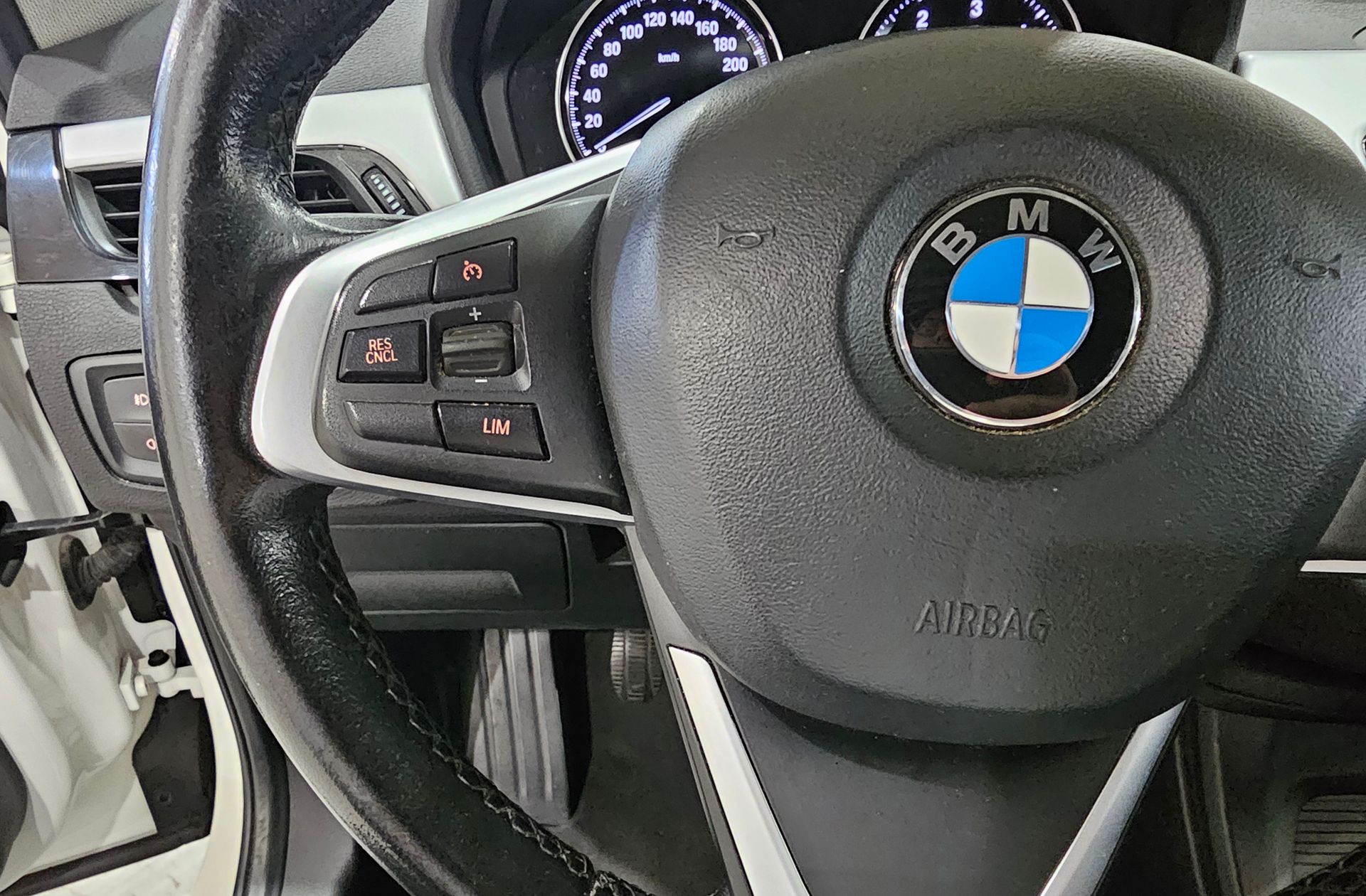 BMW X1 sDrive18d - foto 31