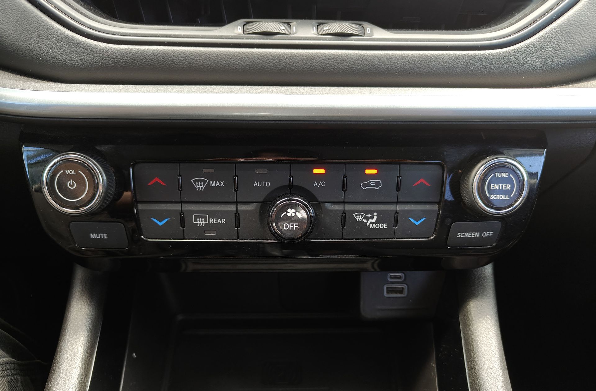 Jeep Compass 1.6 MultiJet Limited 4x2 - foto 31
