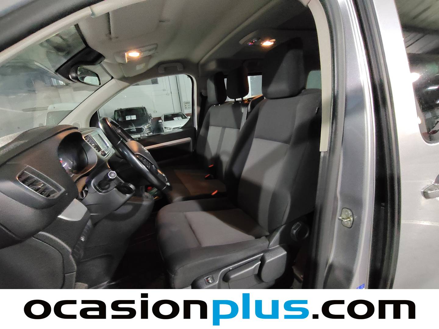 Foto asientos delanteros Toyota Proace Verso Toyota Proace Verso 1.5D Shuttle VX L2 (120 CV) 9 plazas