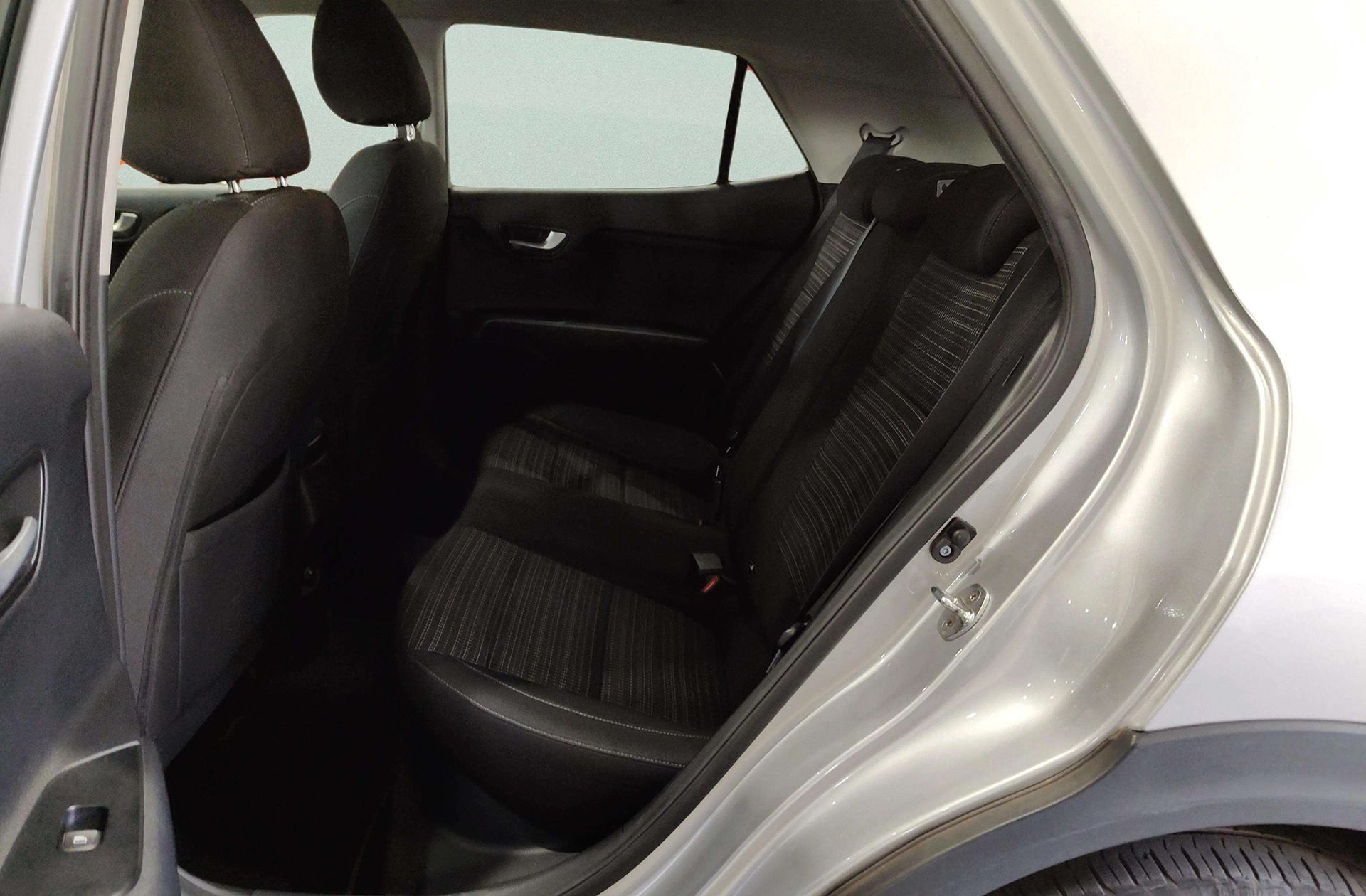 Kia Stonic 1.0 T-GDi Eco-Dynamic Drive - foto 12