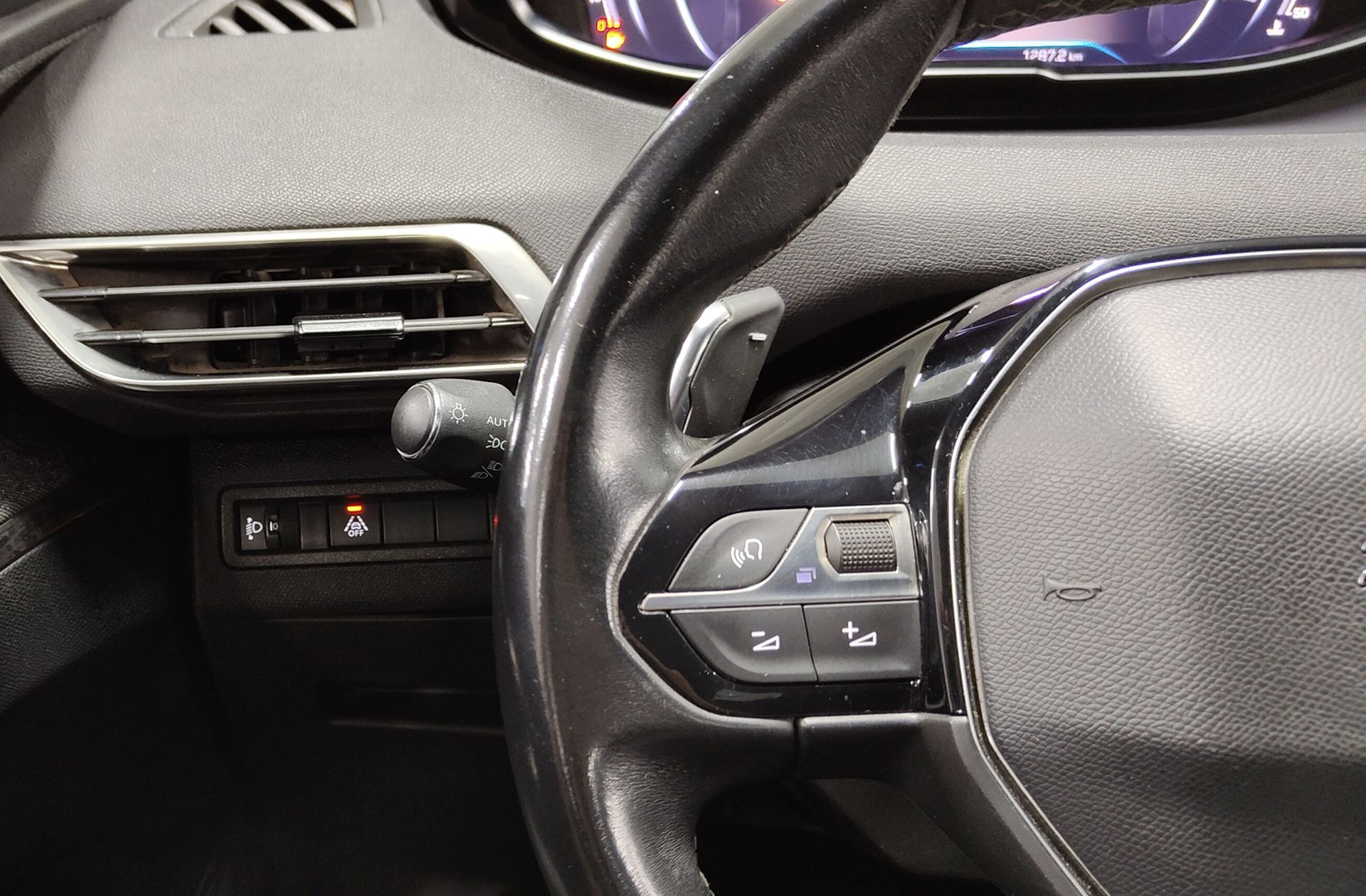 Peugeot 3008 BlueHDi 130 Allure Pack EAT8 - foto 30
