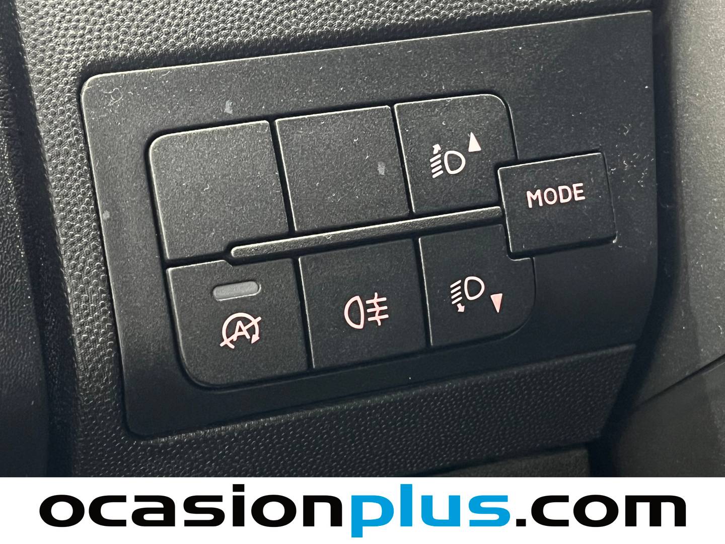 Equipamiento del Peugeot Boxer Peugeot Boxer Furgon BlueHDi 140 S&S 335 L2H2  (140 CV) 3 Plazas