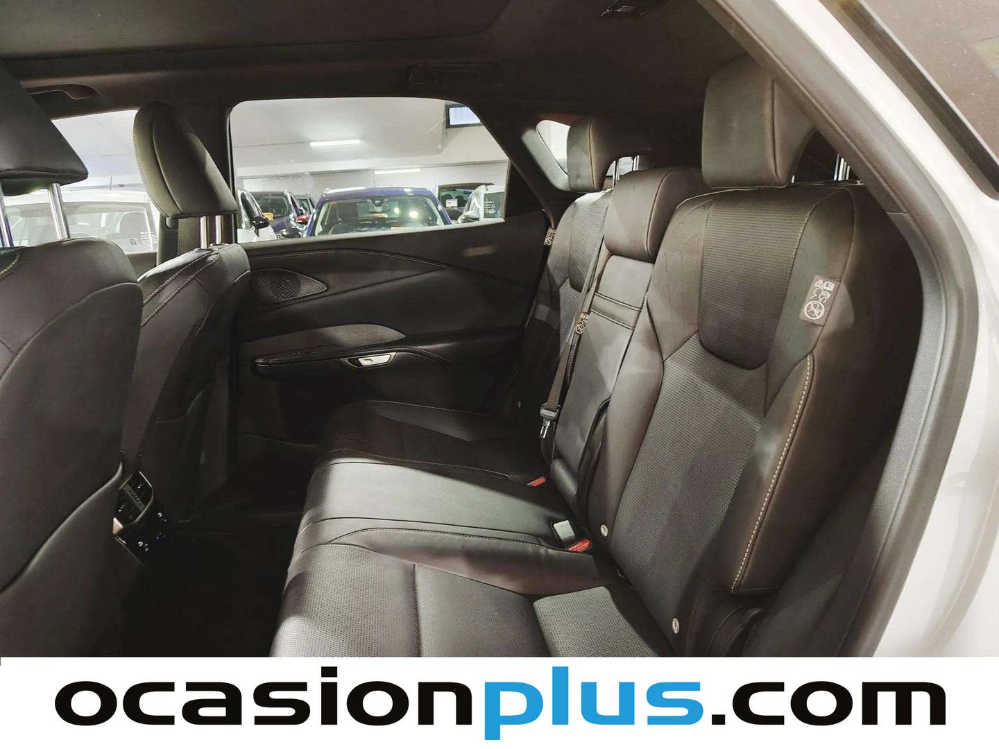 Foto asientos traseros Lexus RX Lexus RX 450h+ F Design (309 CV)