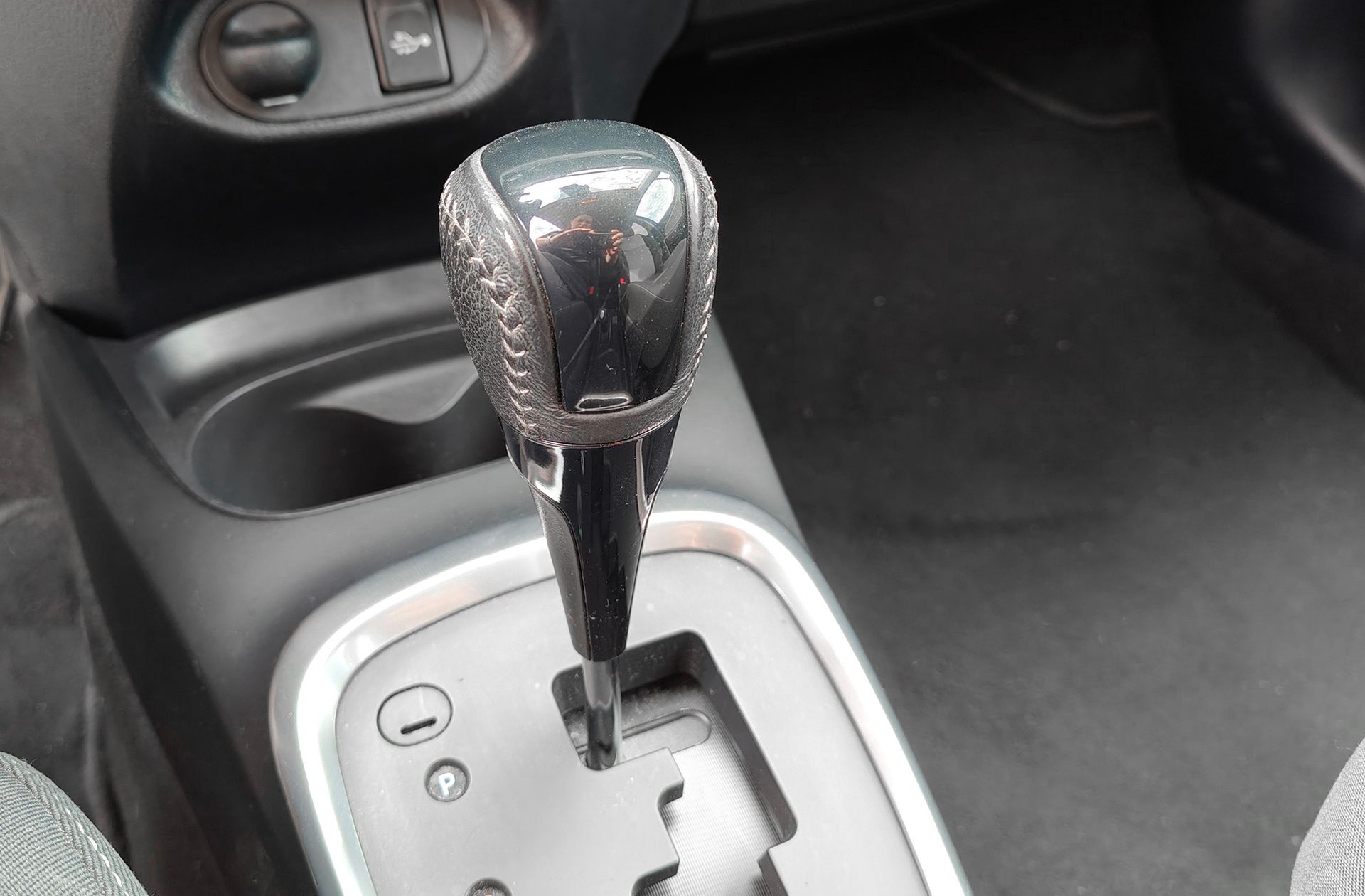 Toyota Yaris 100H Feel - foto 5