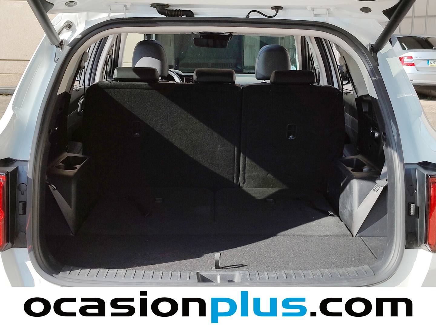 Fotos maletero KIA Sorento KIA Sorento 1.6 T-GDi HEV Emotion Pack Advanced 4x2 (230 CV) 7 Plazas