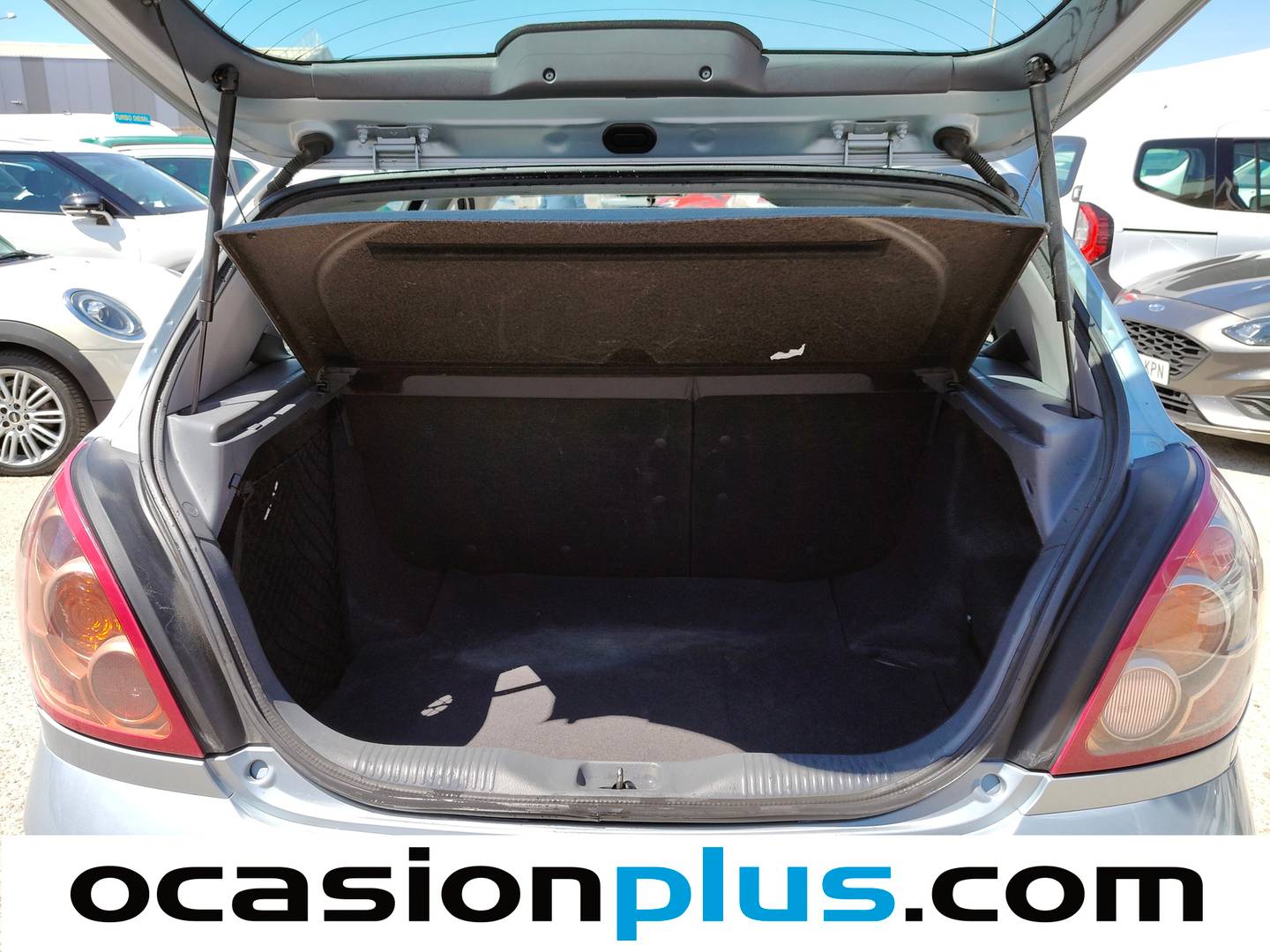 Fotos maletero Nissan Almera Nissan Almera 1.5 Visia AA (98 CV)