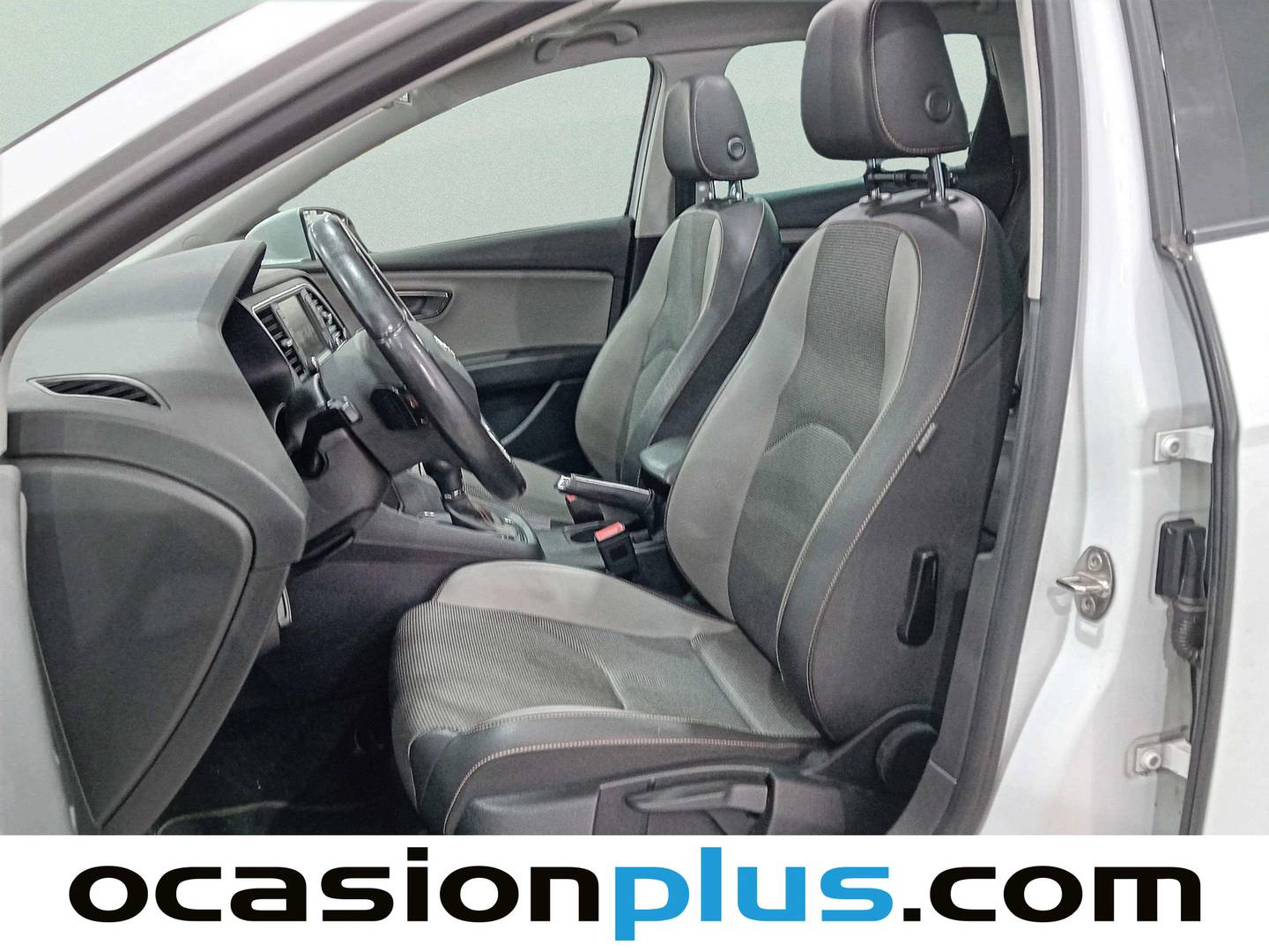 Foto asientos delanteros Seat León Seat León ST 1.8 TSI S&S X-perience 4Drive DSG (180 CV)