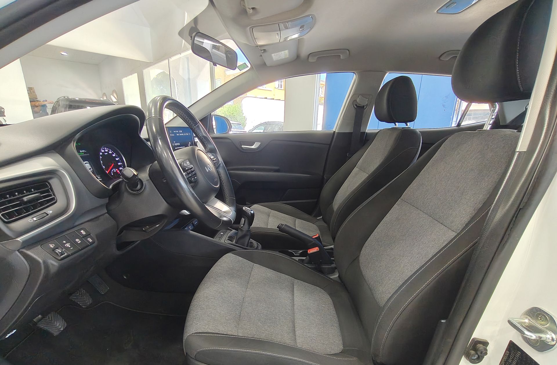 Kia Stonic 1.0 T-GDi MHEV iMT Concept - foto 10