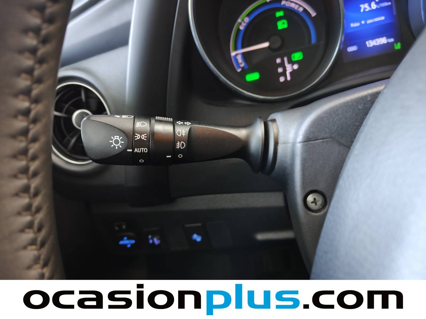 Toyota Auris Toyota Auris 140H Touring Sports Active (136 CV) de segunda mano