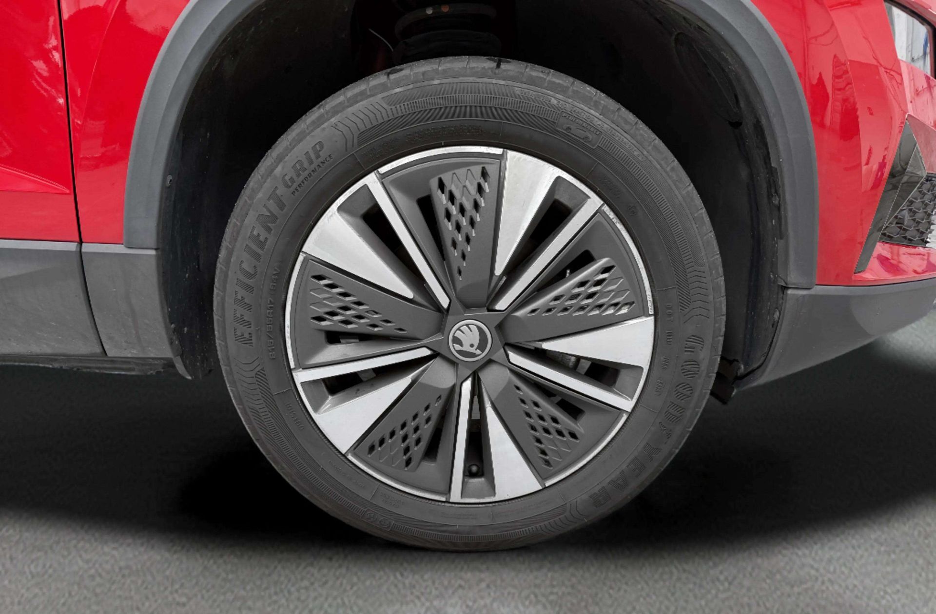 Škoda Karoq 1.0 TSI Selection - foto 34