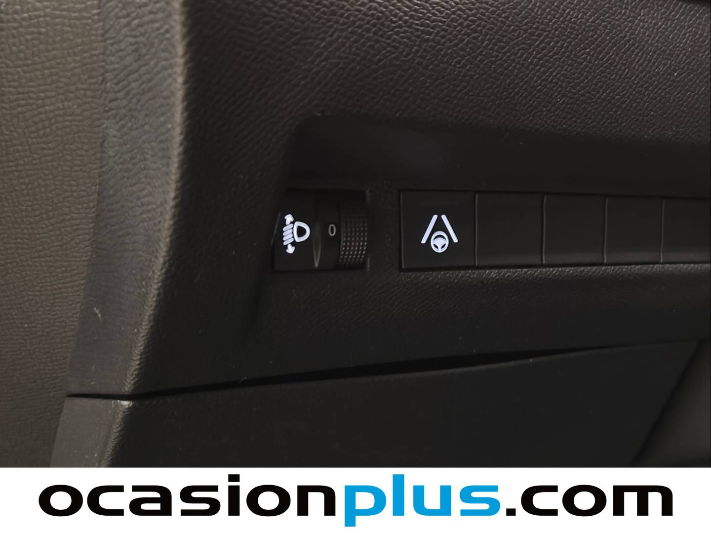 Foto Peugeot 2008 Peugeot 2008 Allure Hybrid eDCS6 (145 CV)