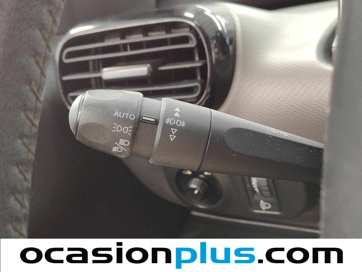 Equipamiento del Citroën C4 Cactus Citroën C4 Cactus PureTech 82 Feel (82 CV)