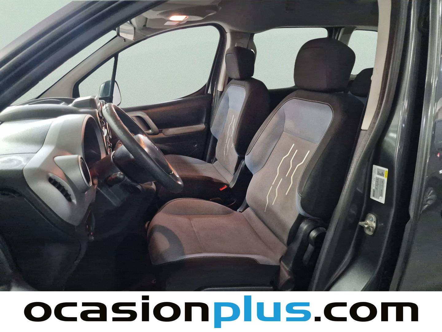 Foto asientos delanteros Peugeot Partner Peugeot Partner Tepee Combi 1.6 BlueHDi Active (100 CV)