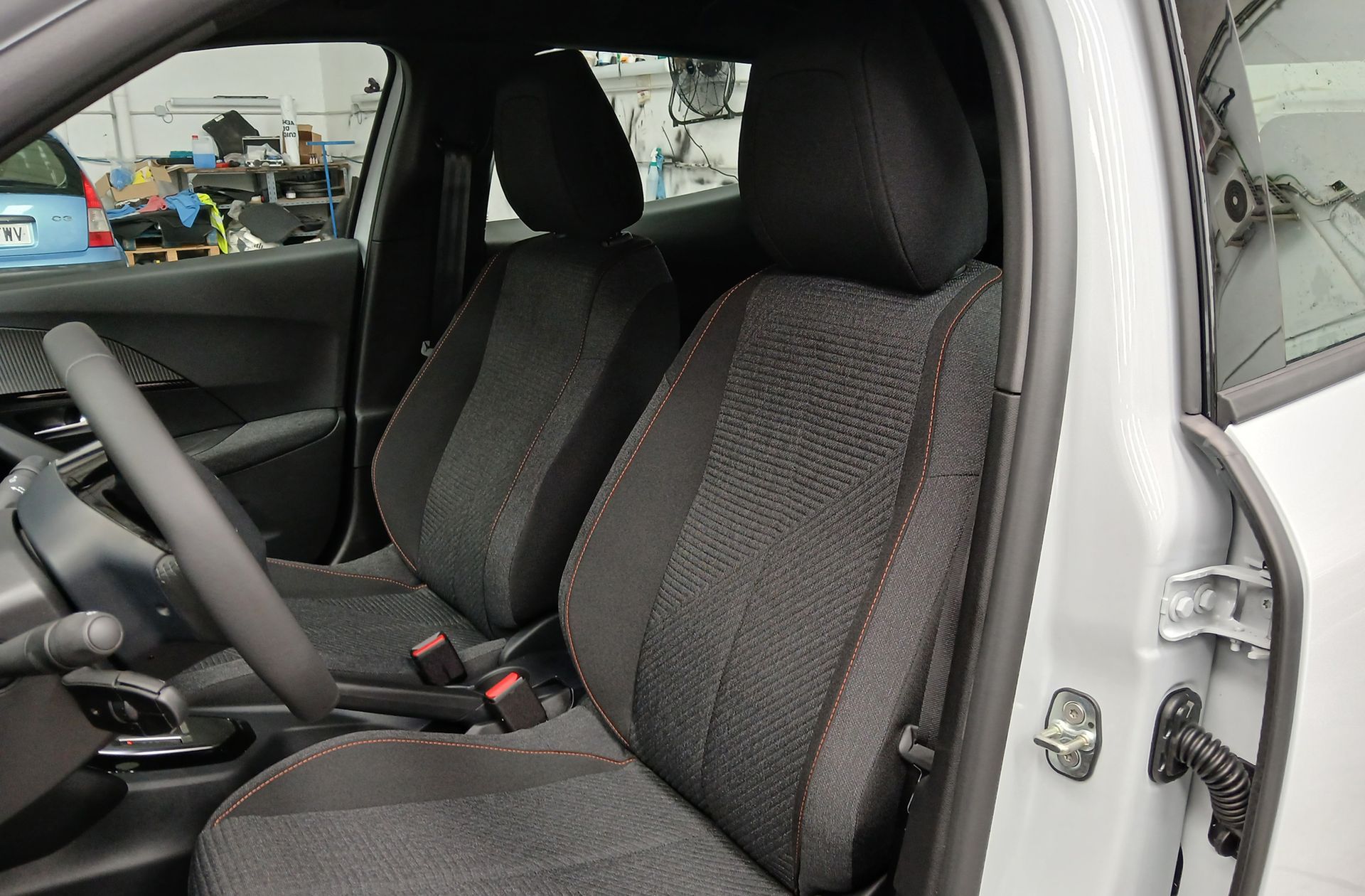 Peugeot 2008 Edition Hybrid eDCS6 - foto 11
