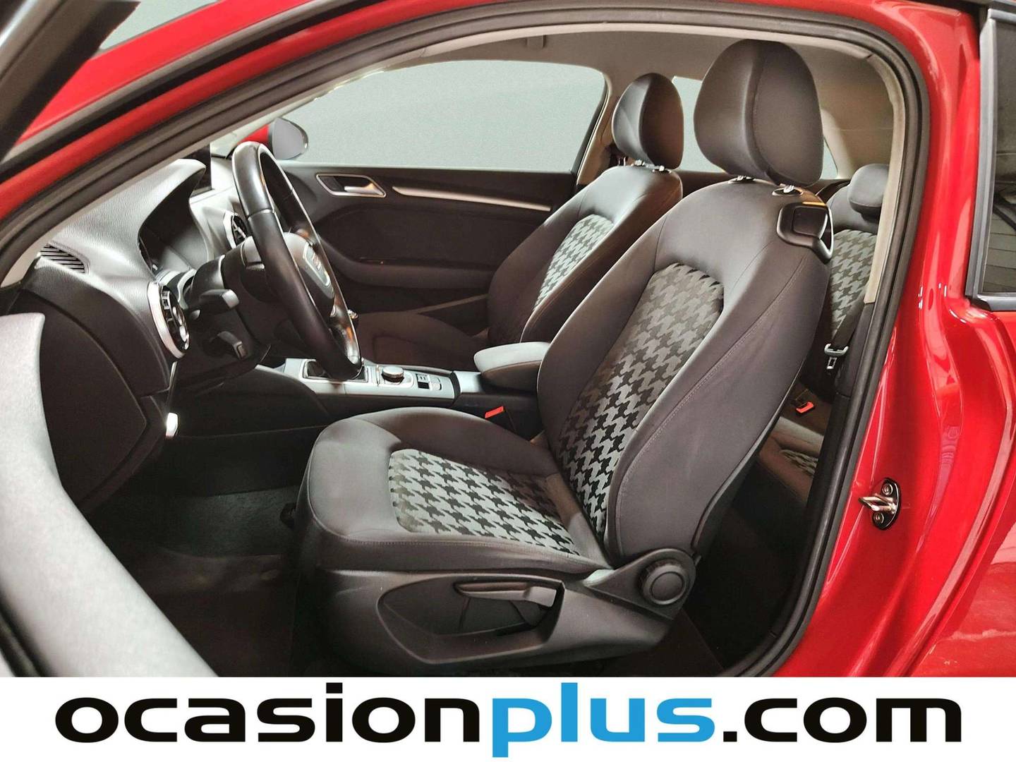 Foto asientos delanteros Audi A3 Audi A3 1.6 TDI Attraction edition (105 CV)
