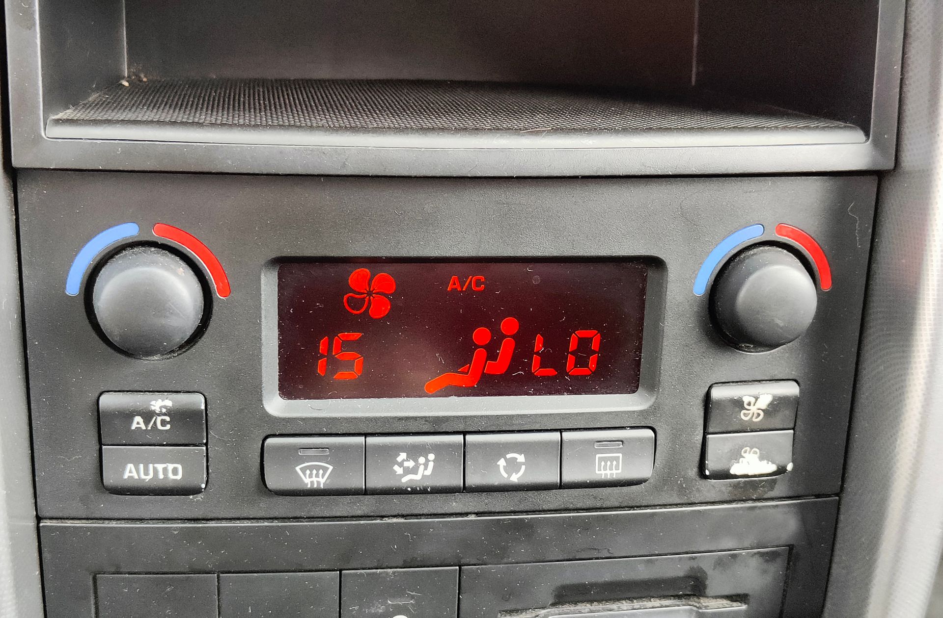 Peugeot 207 1.6 VTi 16v XS - foto 24
