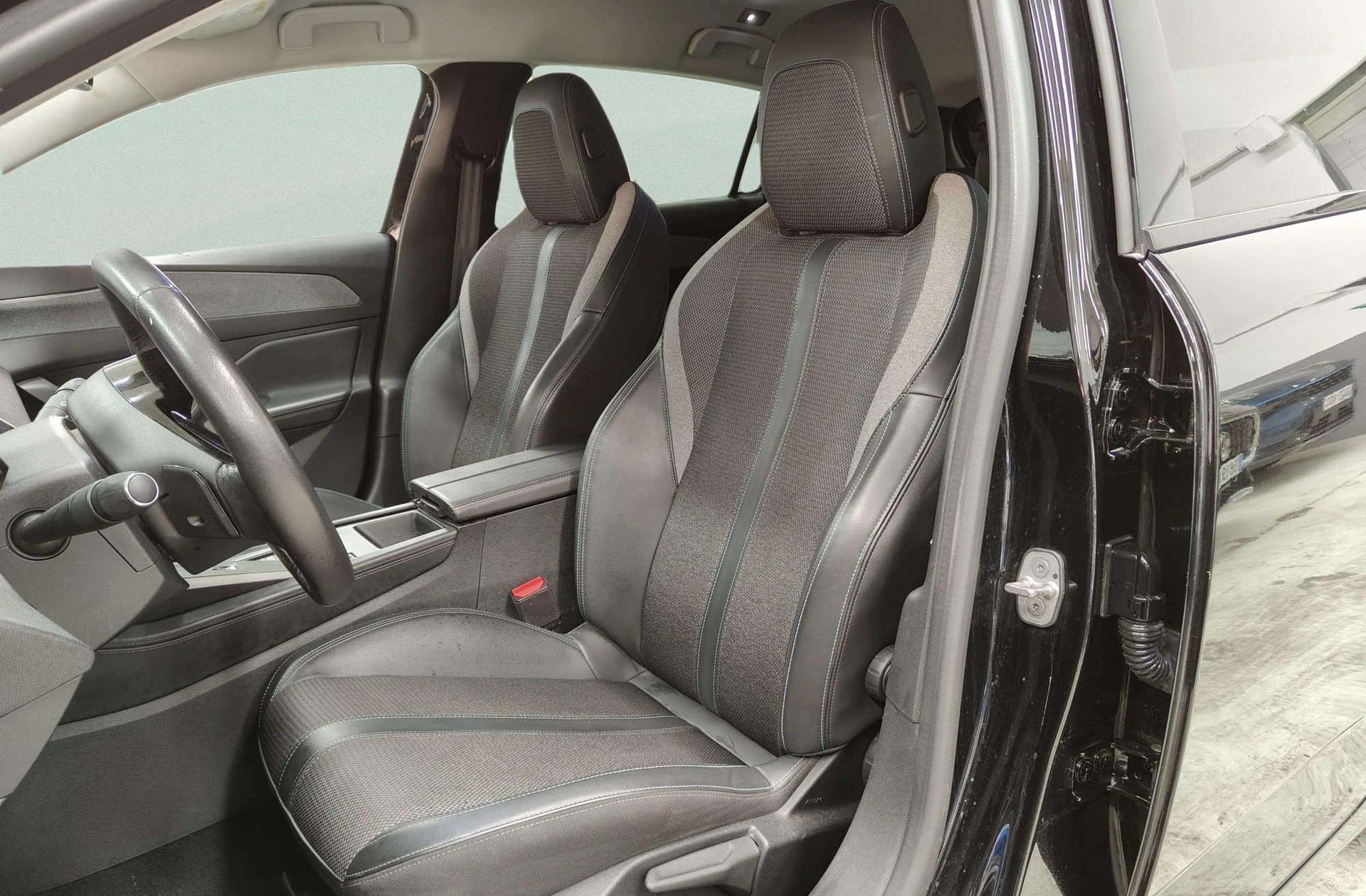 Peugeot 308 BlueHDi 130 Allure EAT8 - foto 12