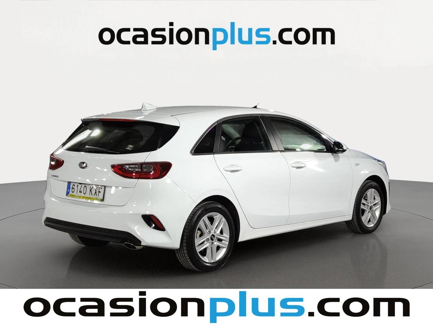 Foto trasera KIA Ceed Kia Ceed 1.4 CVVT Drive (100 CV) derecha