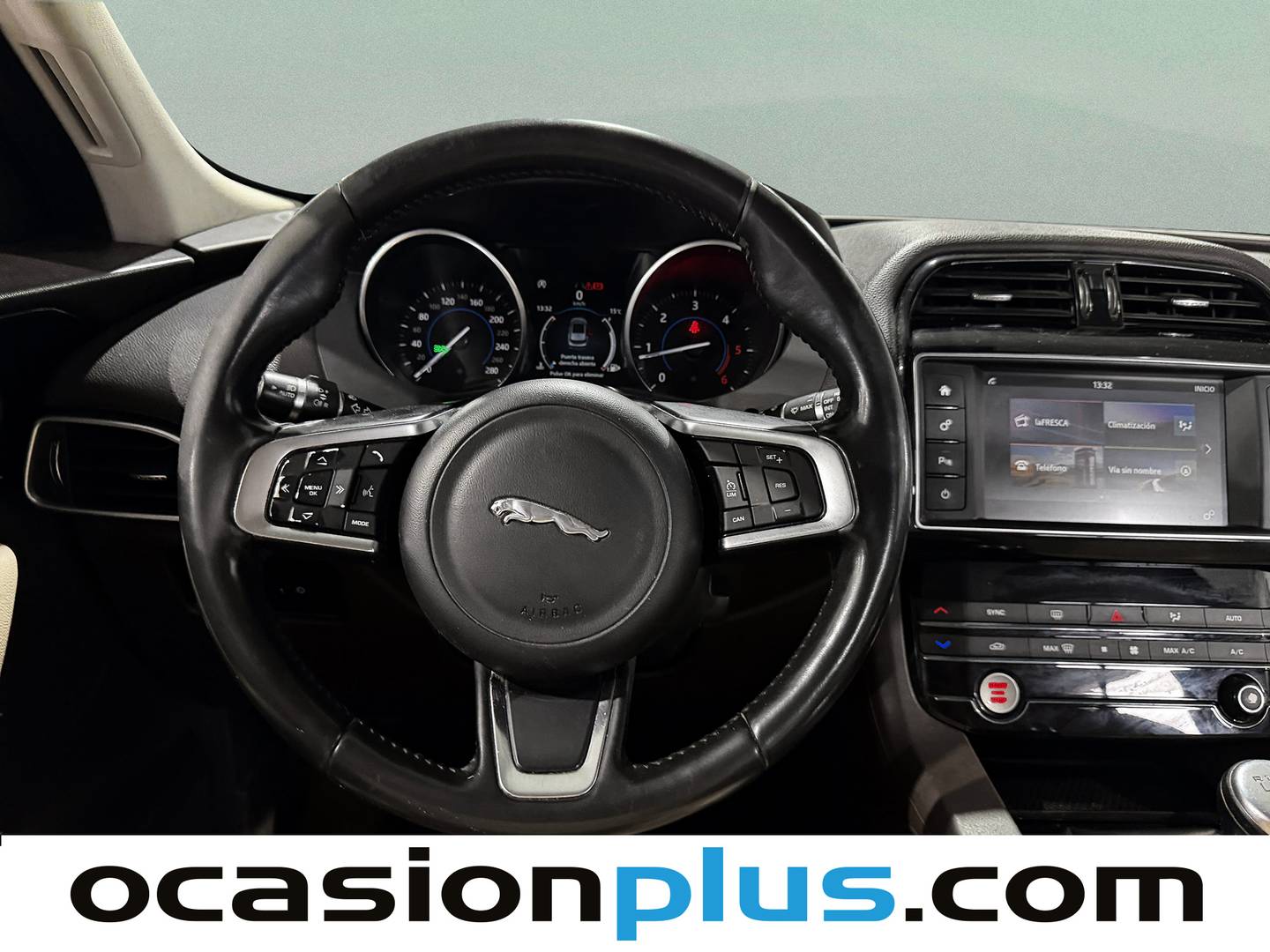 Foto Jaguar F-Pace Jaguar F-PACE 2.0L i4D Prestige AWD (180 CV)