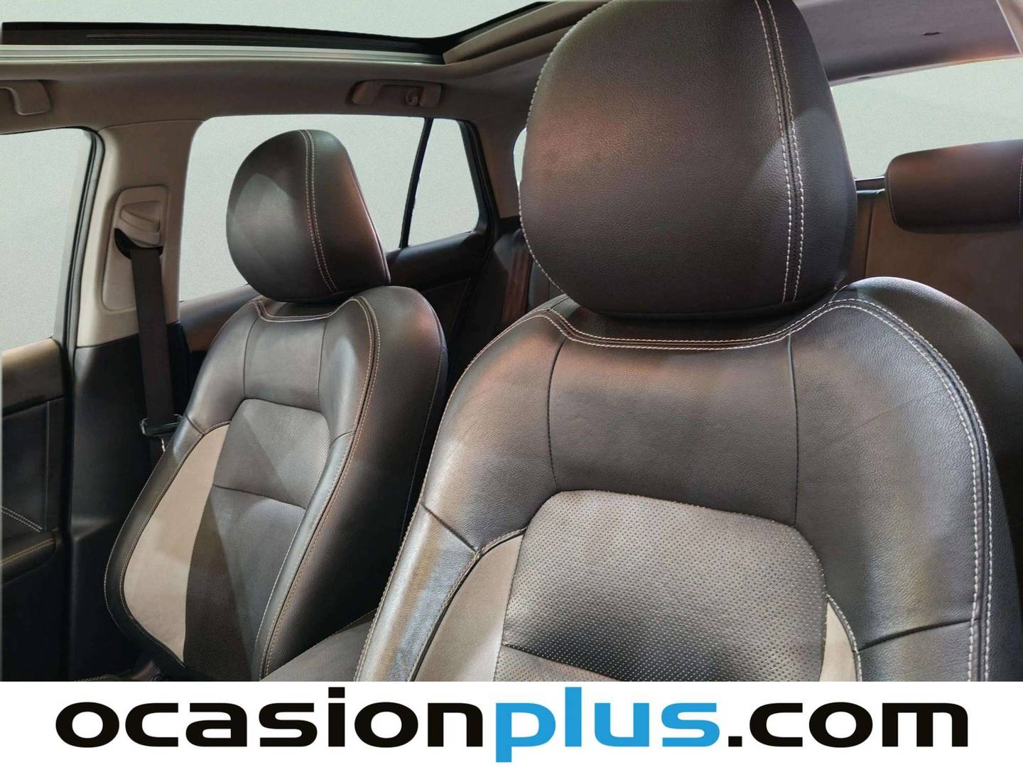Equipamiento del Toyota Avensis Toyota Avensis 150D Touring Sports Executive TS (143 CV)