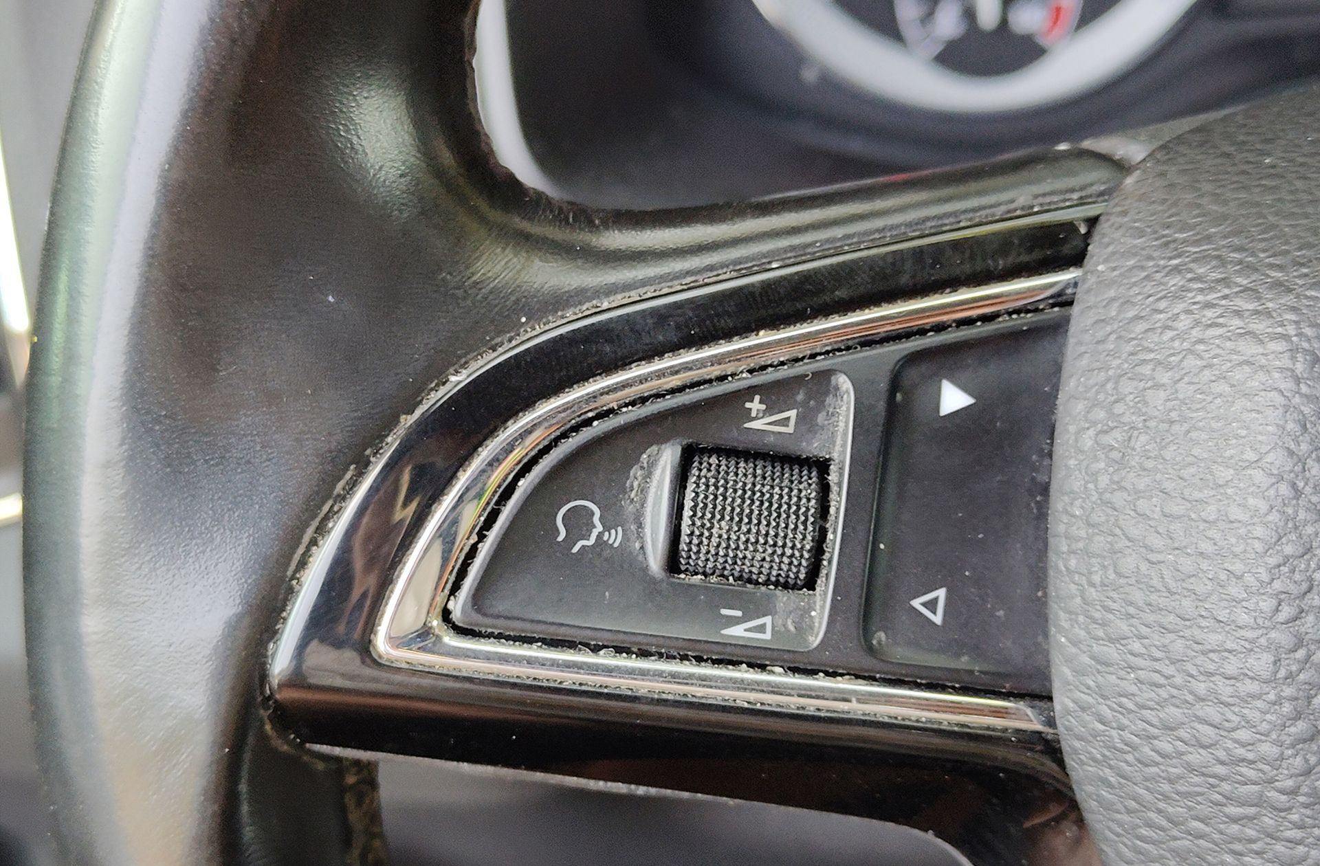 Škoda Karoq 1.6 TDI Ambition - foto 24