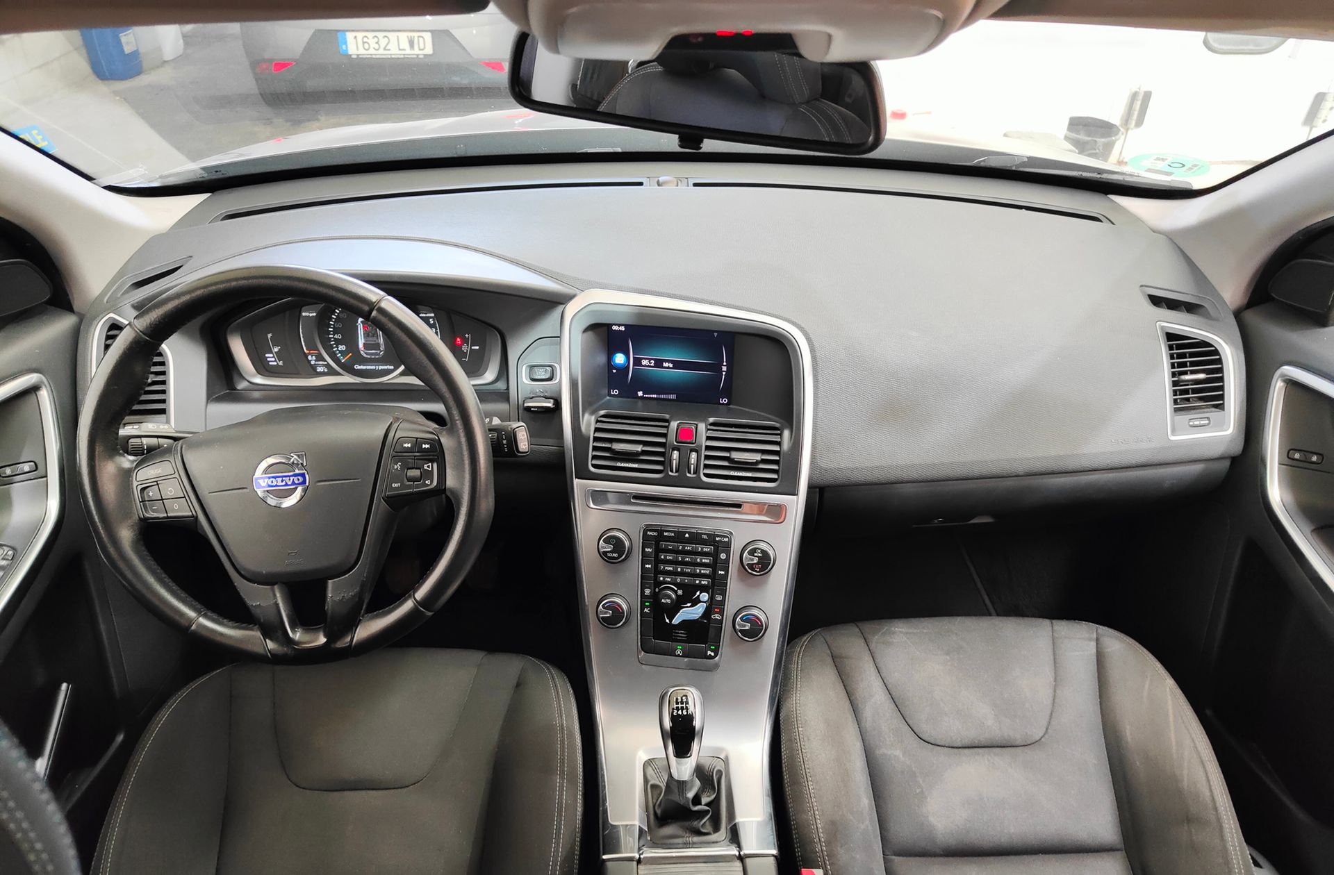 Volvo XC60 D3 Kinetic - foto 6