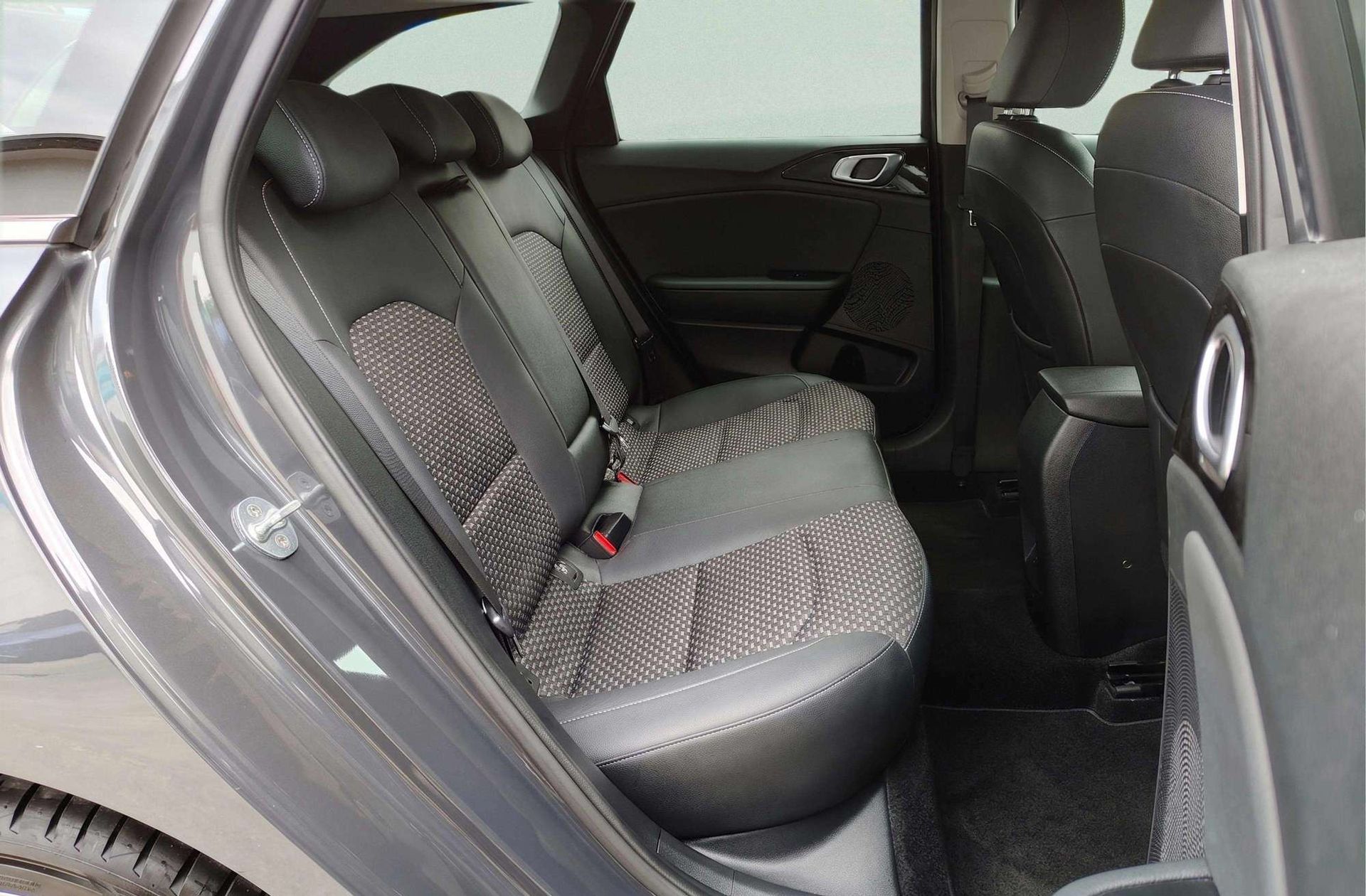 Kia Ceed 1.0 T-GDi Tech - foto 23