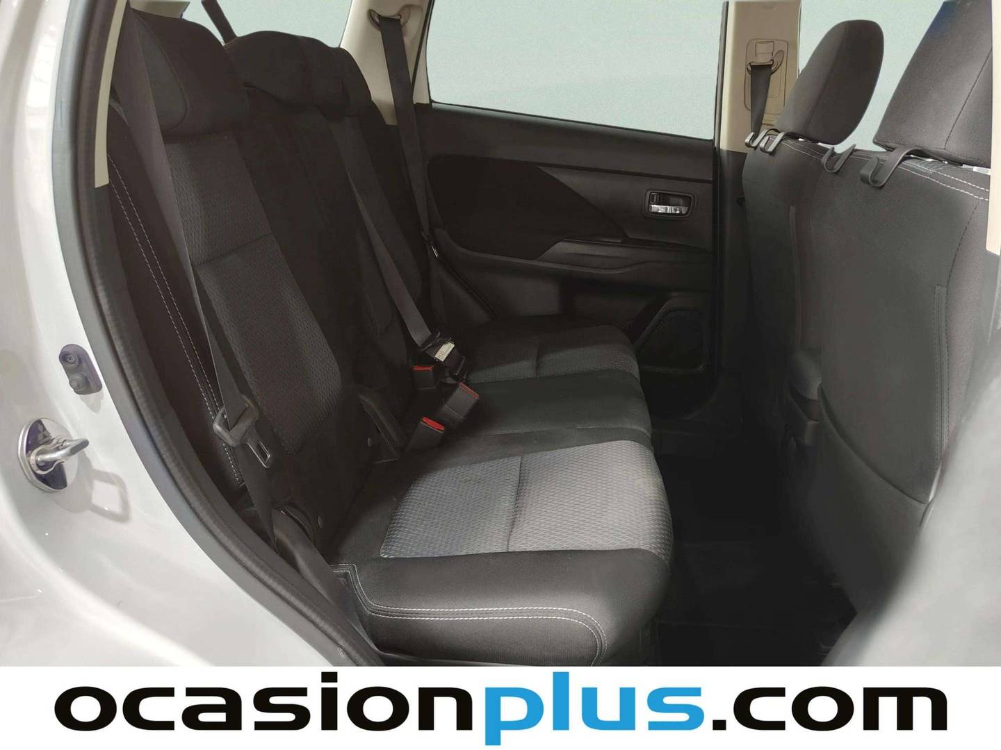 Foto asientos traseros Mitsubishi Outlander Mitsubishi Outlander 200 MPI Motion 2WD CVT (150 CV)