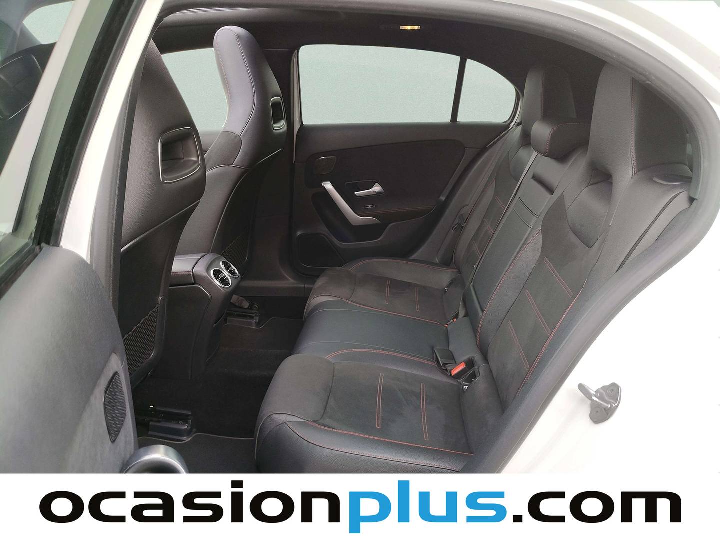 Foto asientos traseros Mercedes Clase A Mercedes-Benz Clase A 180 (136 CV)