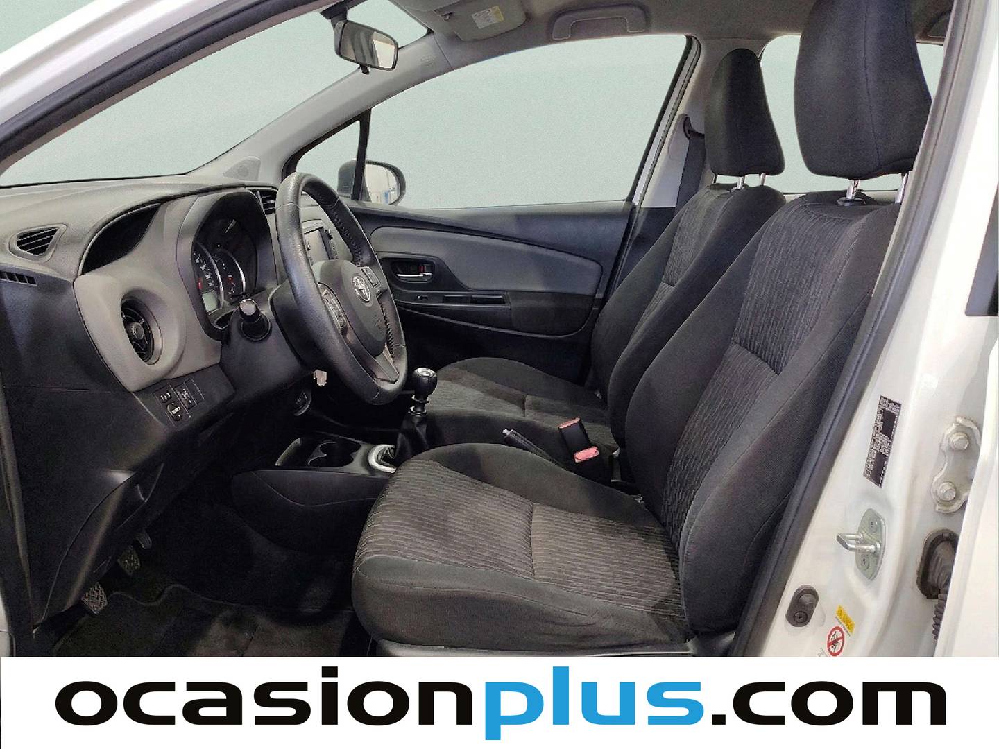 Foto asientos delanteros Toyota Yaris Toyota Yaris 90D Active (90 CV)