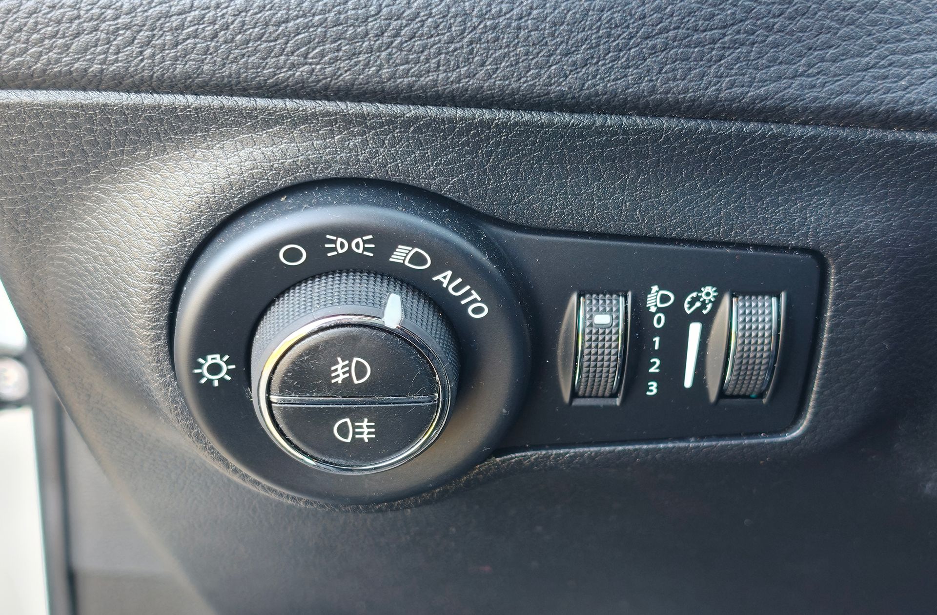 Jeep Compass 1.6 MultiJet Longitude 4x2 - foto 8