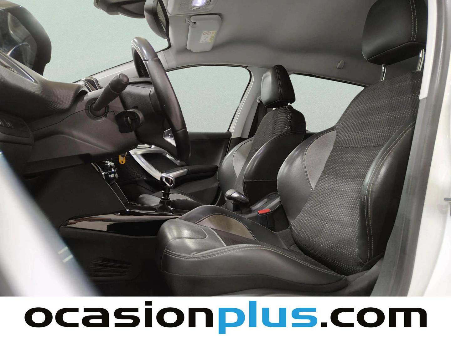 Foto asientos delanteros Peugeot 2008 Peugeot 2008 PureTech 110 S&S Allure (110 CV)