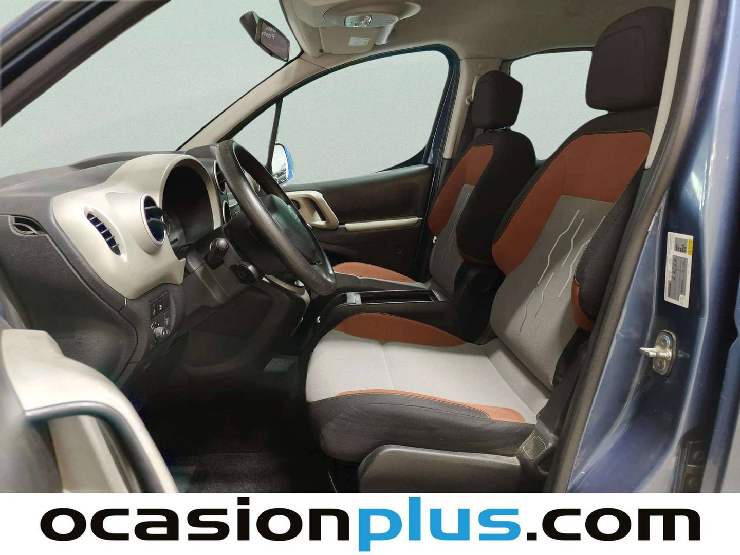 Foto asientos delanteros Peugeot Partner Peugeot Partner Tepee 1.6 BlueHDi Active (100 CV)