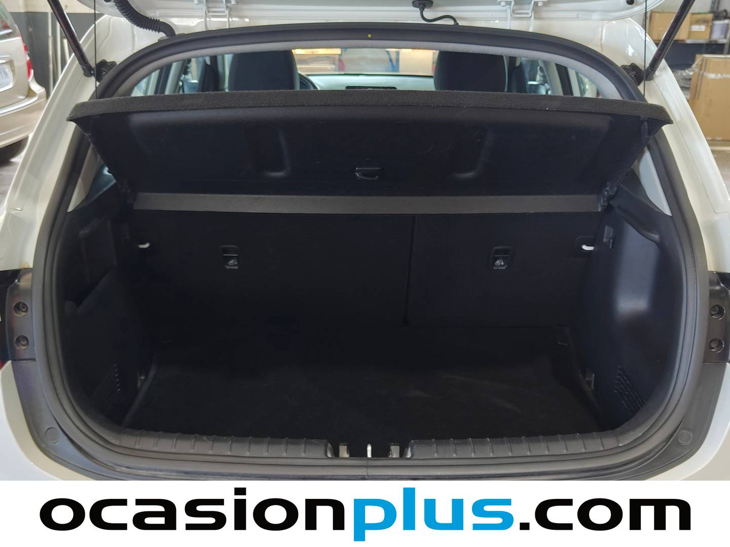 Fotos maletero KIA Stonic KIA Stonic 1.0 T-GDi MHEV Drive (100 CV)